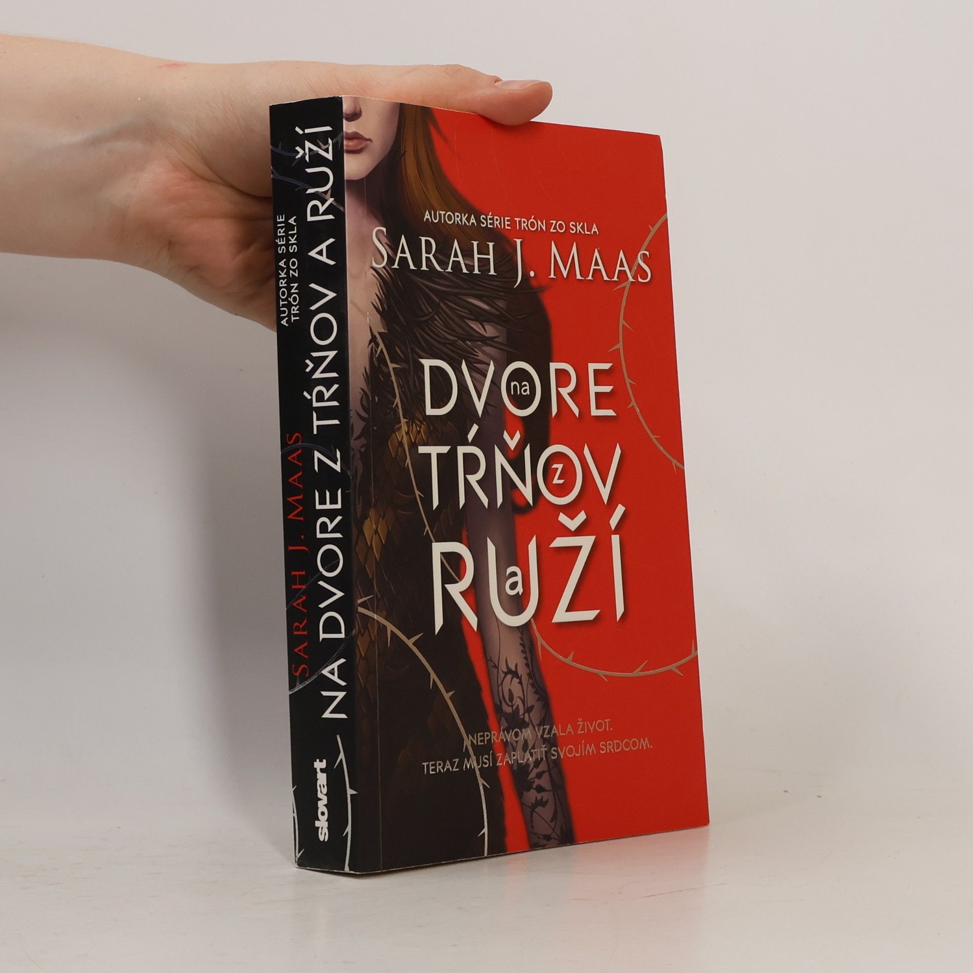 Sarah J. Maas Na dvore z tŕňov a ruží