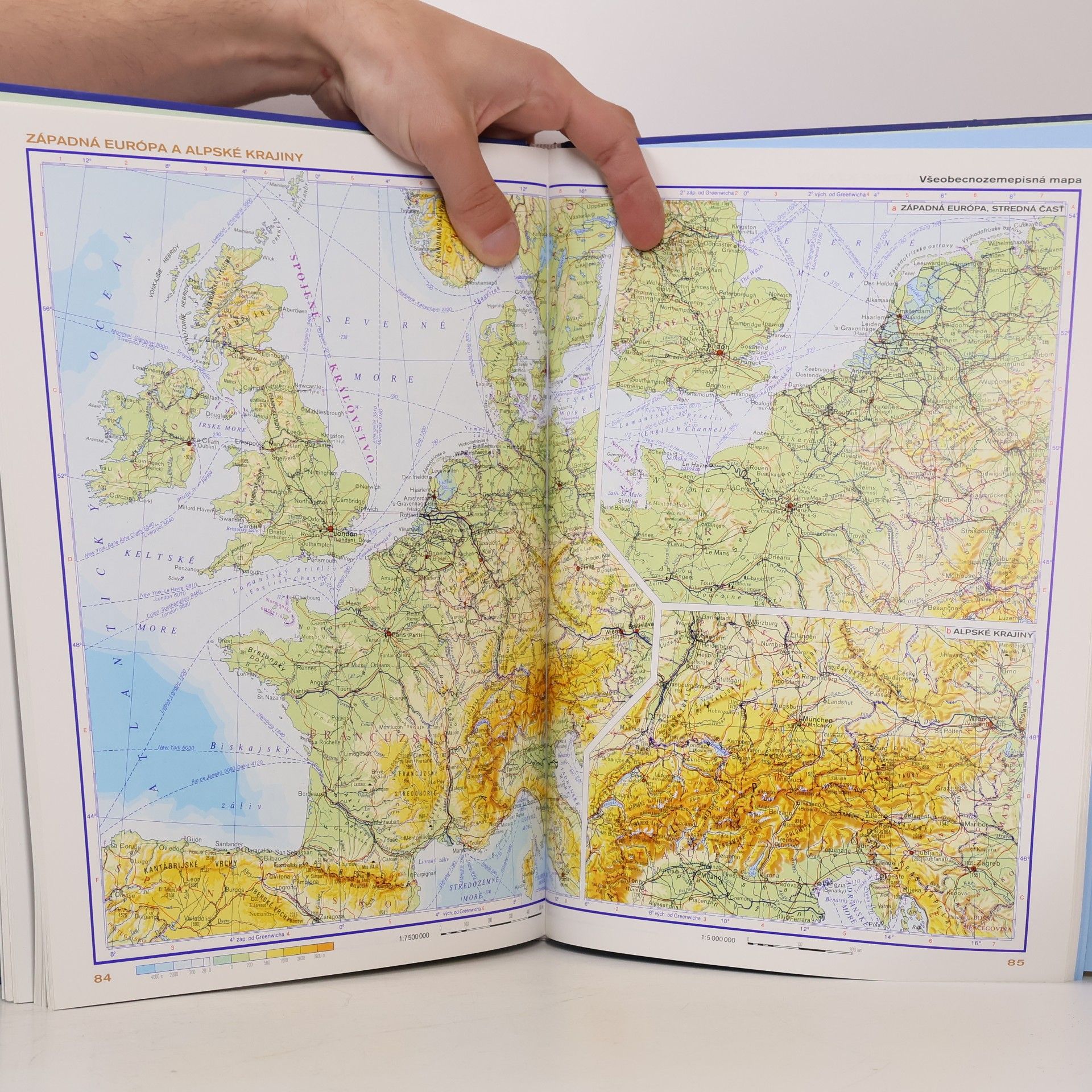 Various authors Školský atlas sveta
