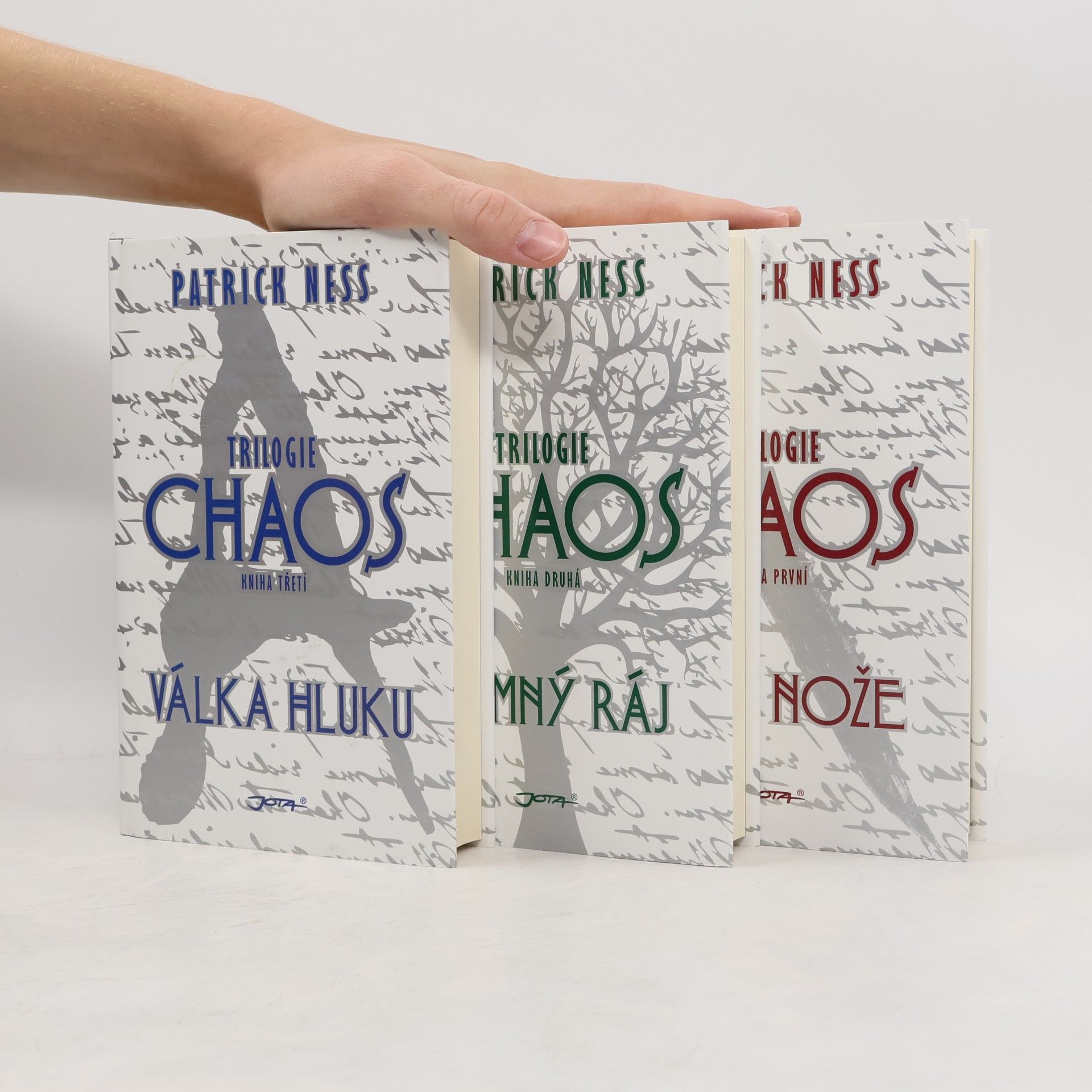 Patrick Ness Chaos. Hlas nože