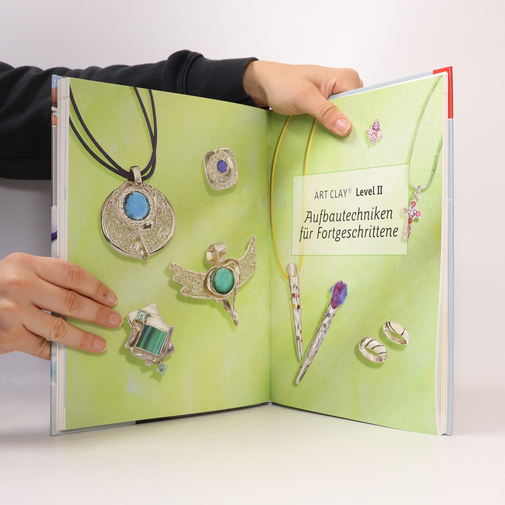 Miriam Schwarz Stilvoller Silberschmuck aus ART CLAY