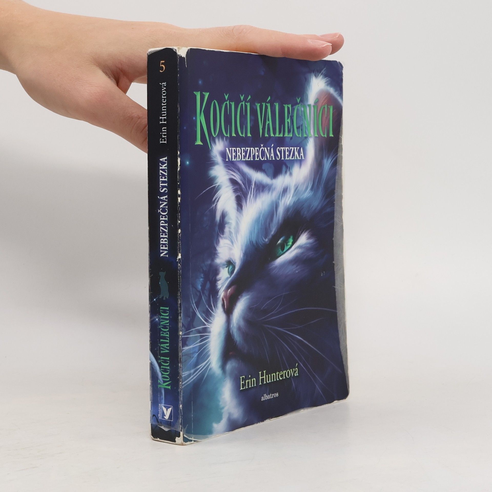 Erin Hunter Nebezpečná stezka. Kočičí válečníci