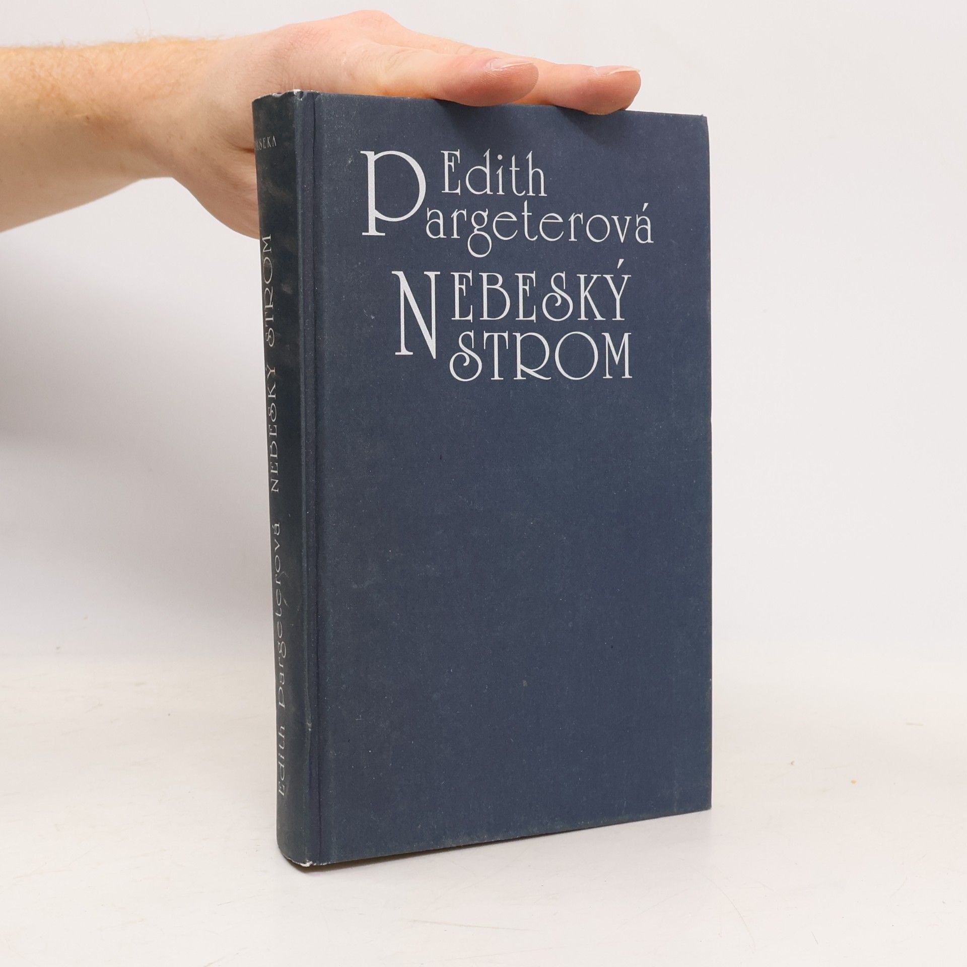 Edith Pargeter Nebeský strom