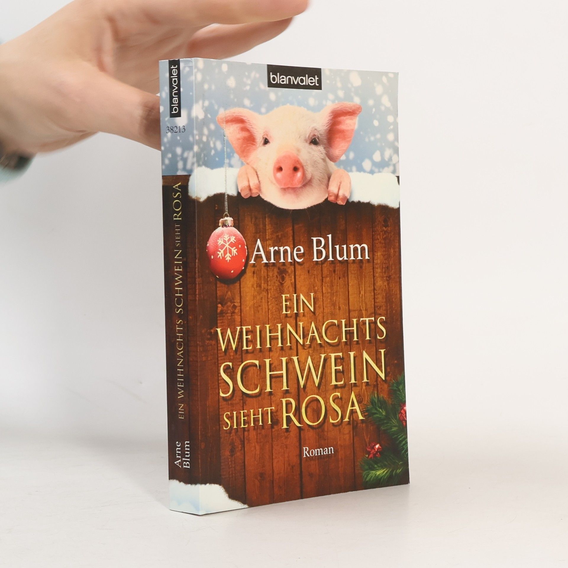 Ein Weihnachtsschwein sieht rosa