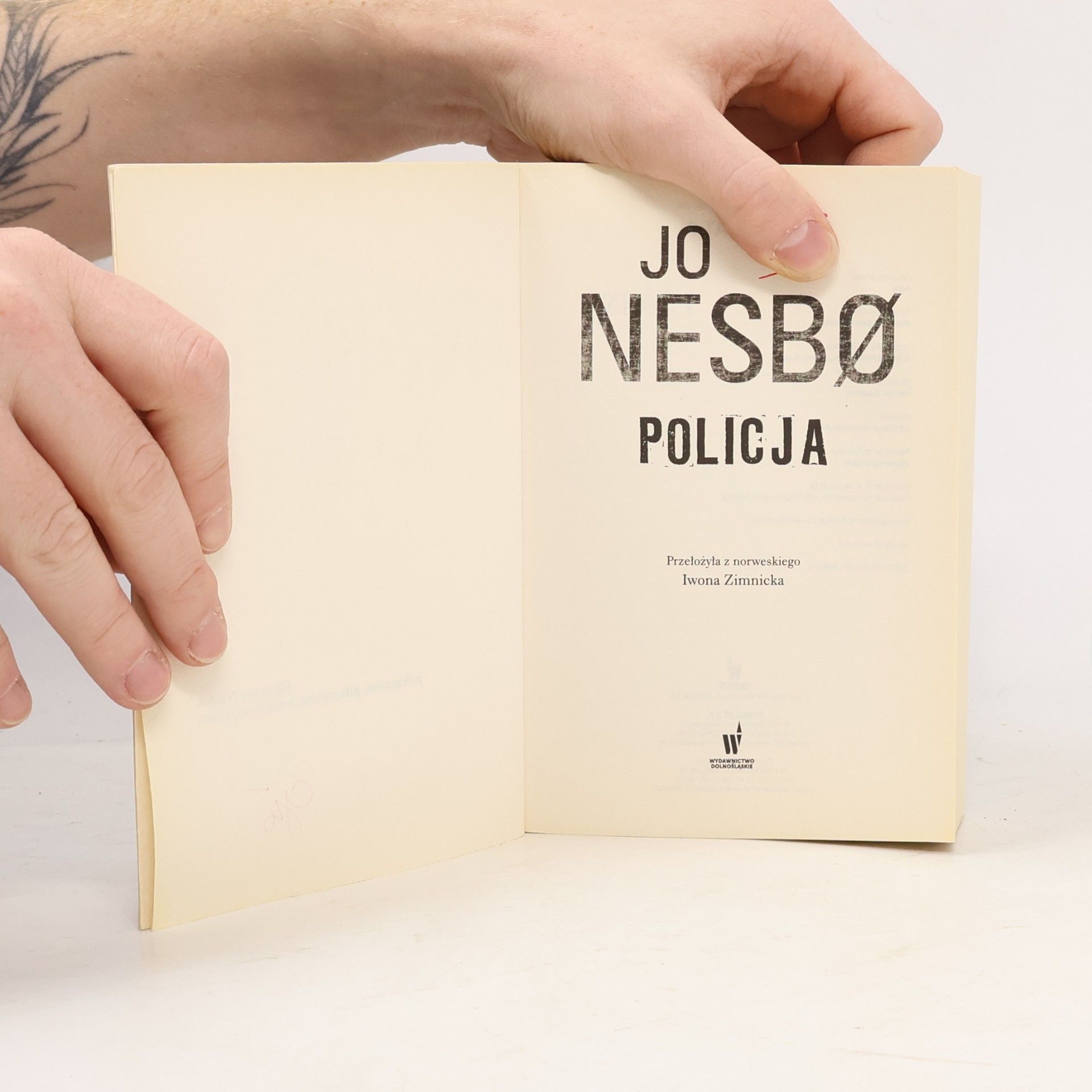 Jo Nesbø Ślad Zbrodni: Policja