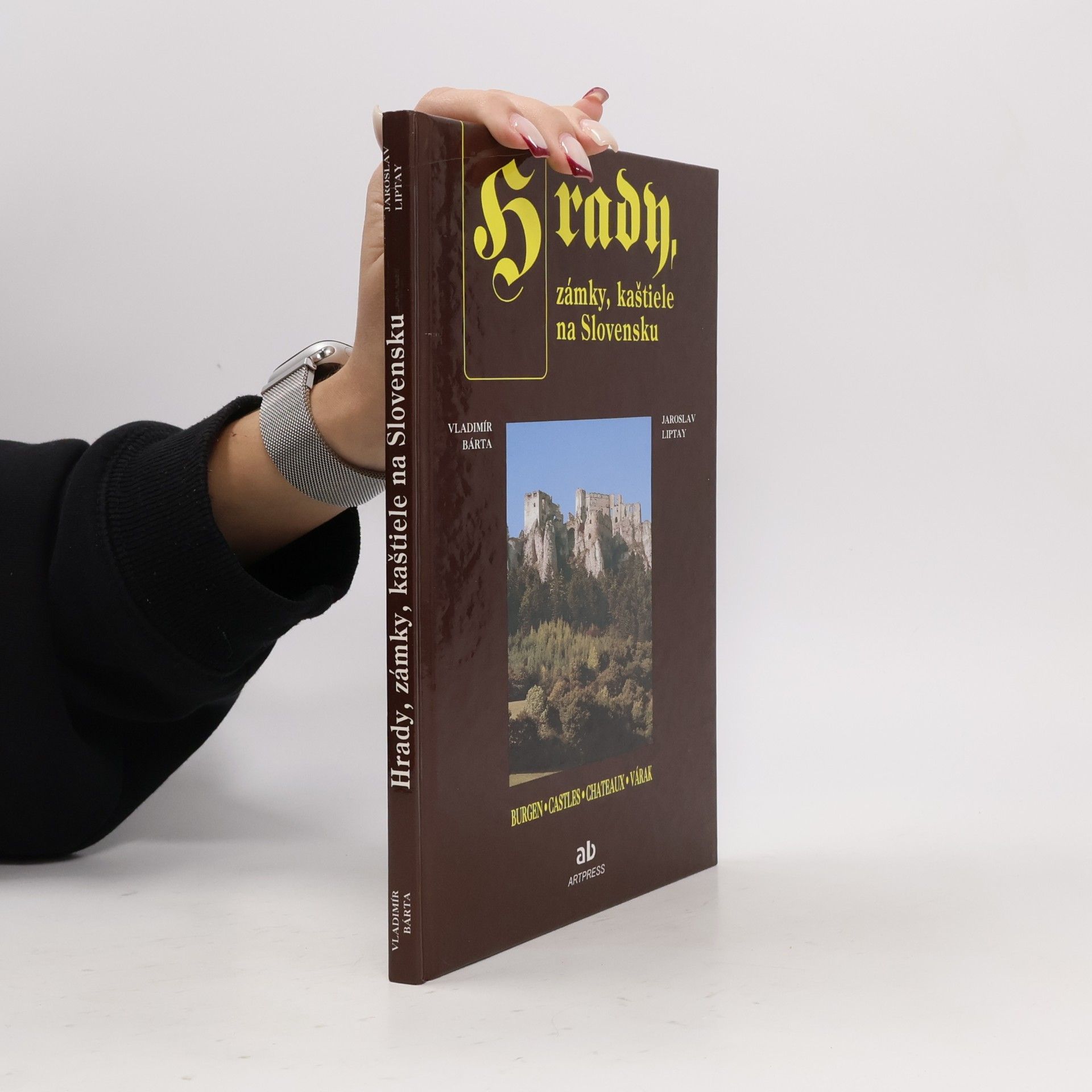 Hrady, zámky, kaštiele na Slovensku