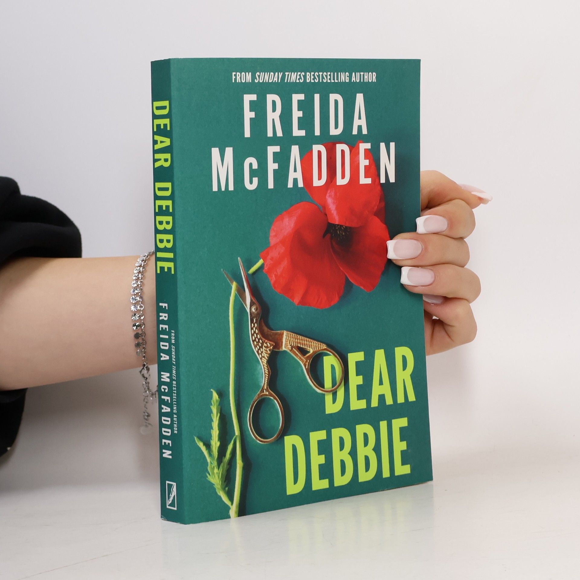 Freida McFadden Dear Debbie