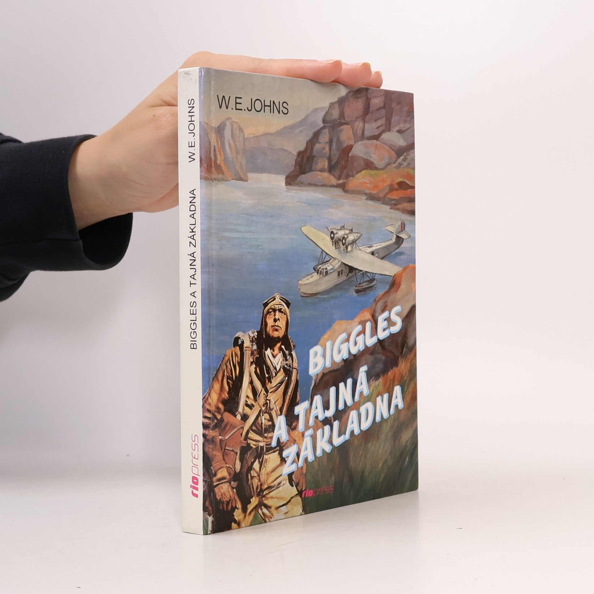 Biggles a tajná základna