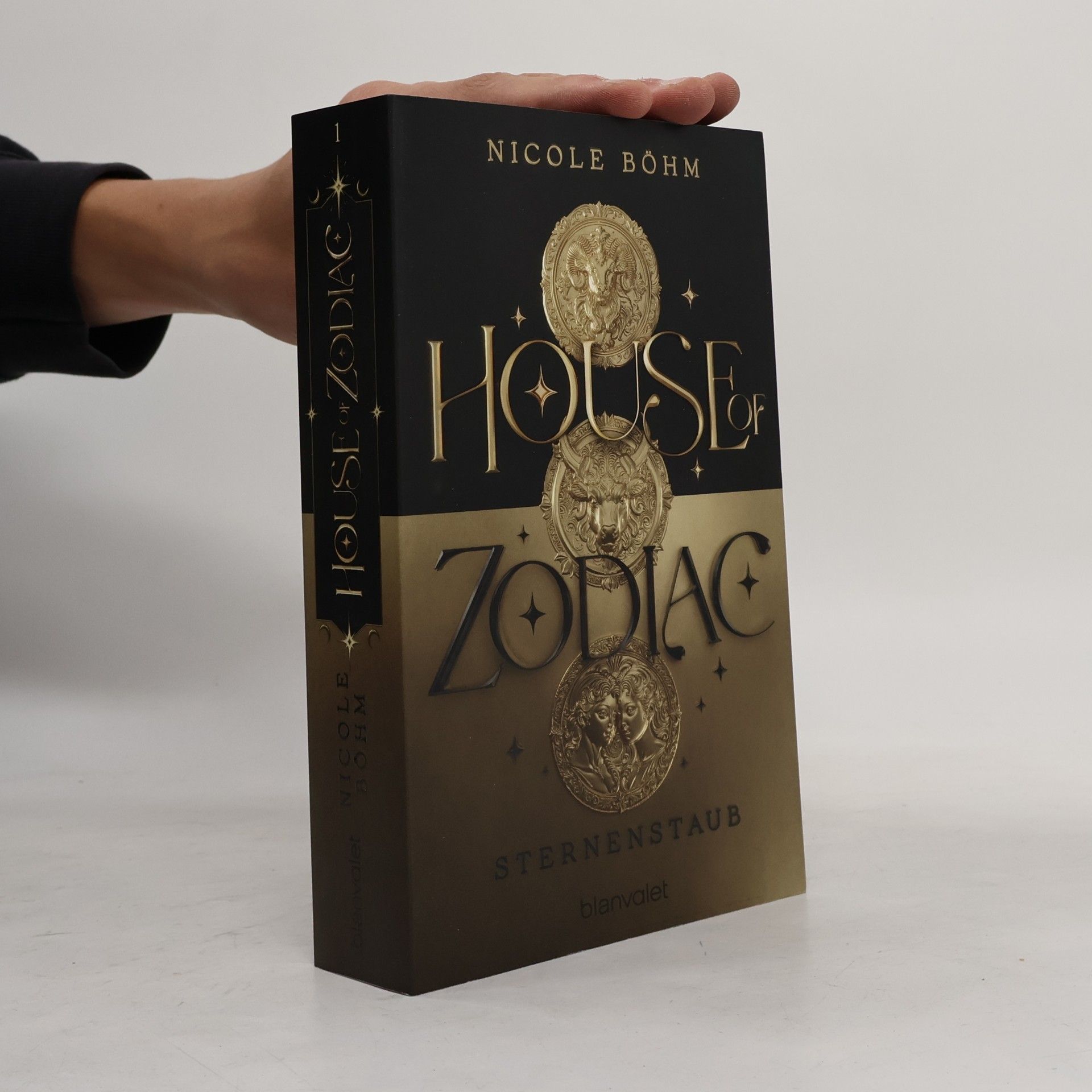 Nicole Böhm House of Zodiac