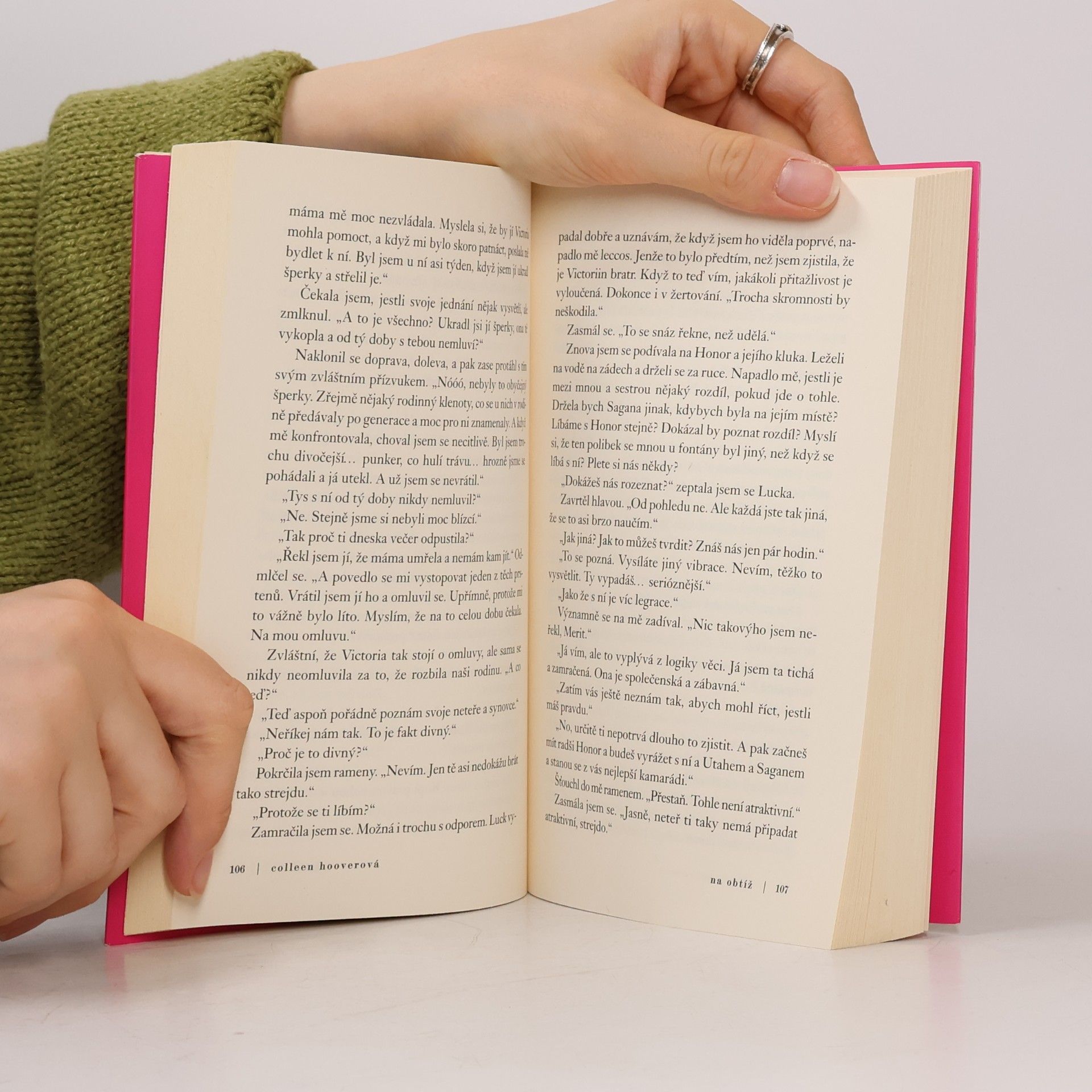 Colleen Hoover Na obtíž