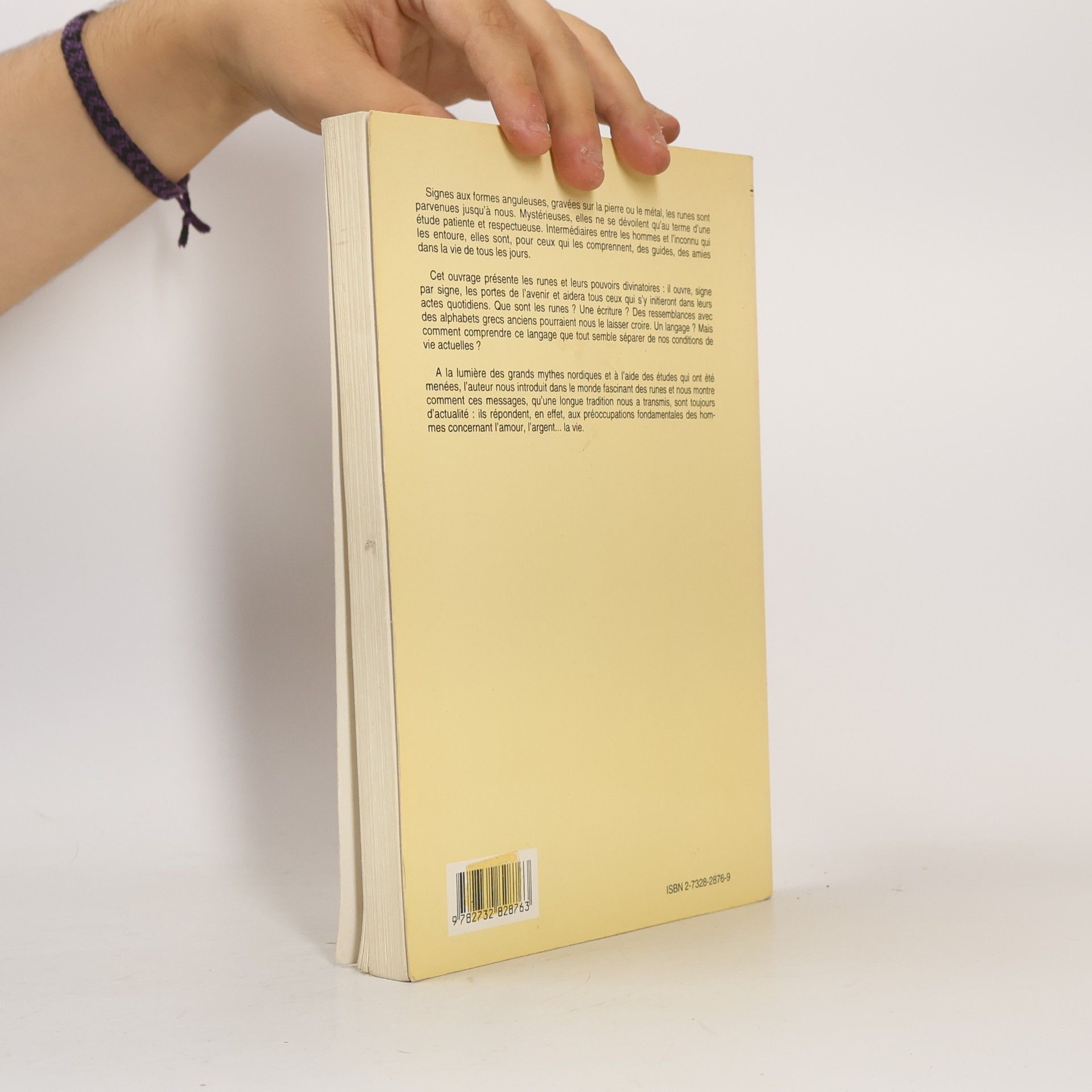 Ursula Fortiz Pouvoirs et magie des runes divinatoires