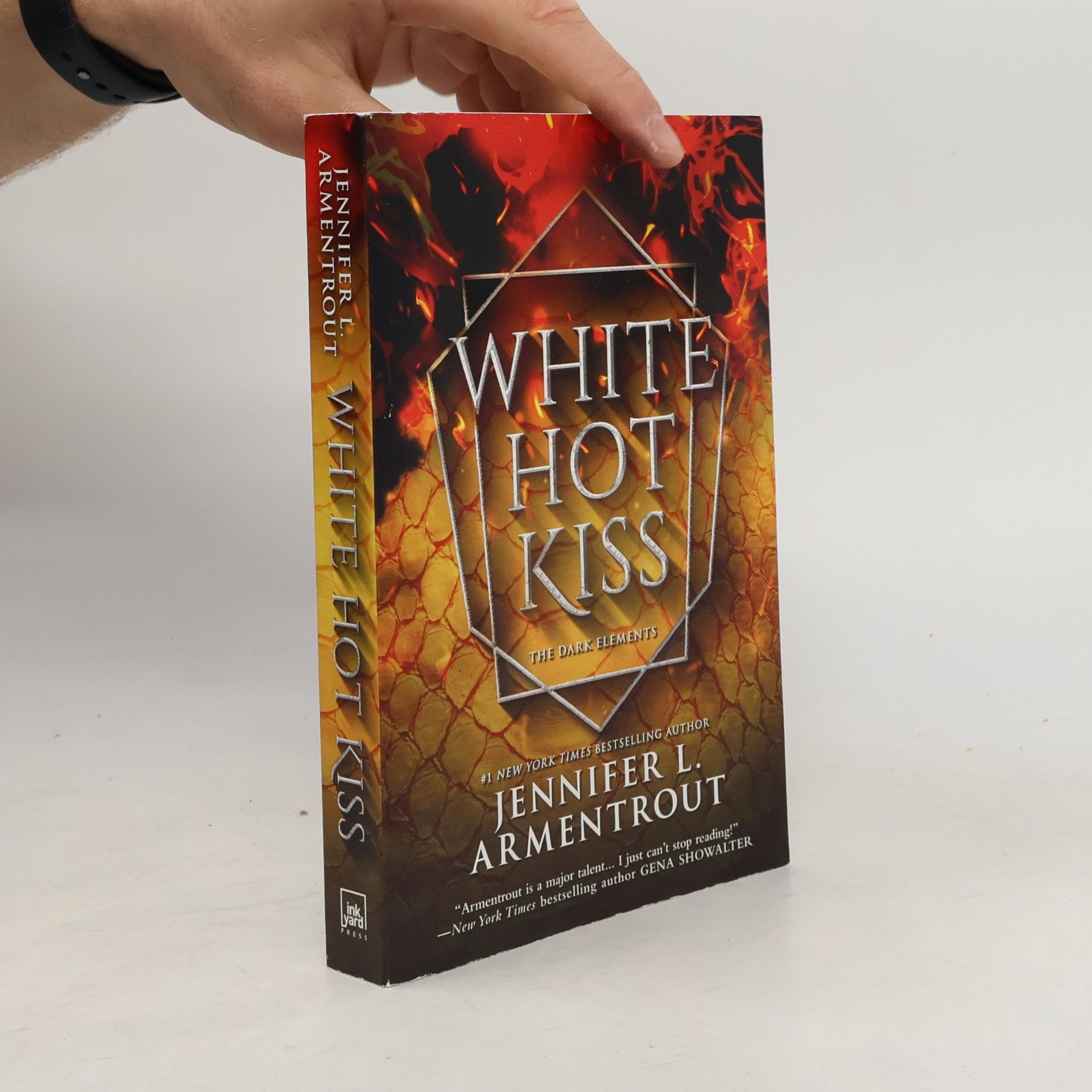 Jennifer L. Armentrout White Hot Kiss