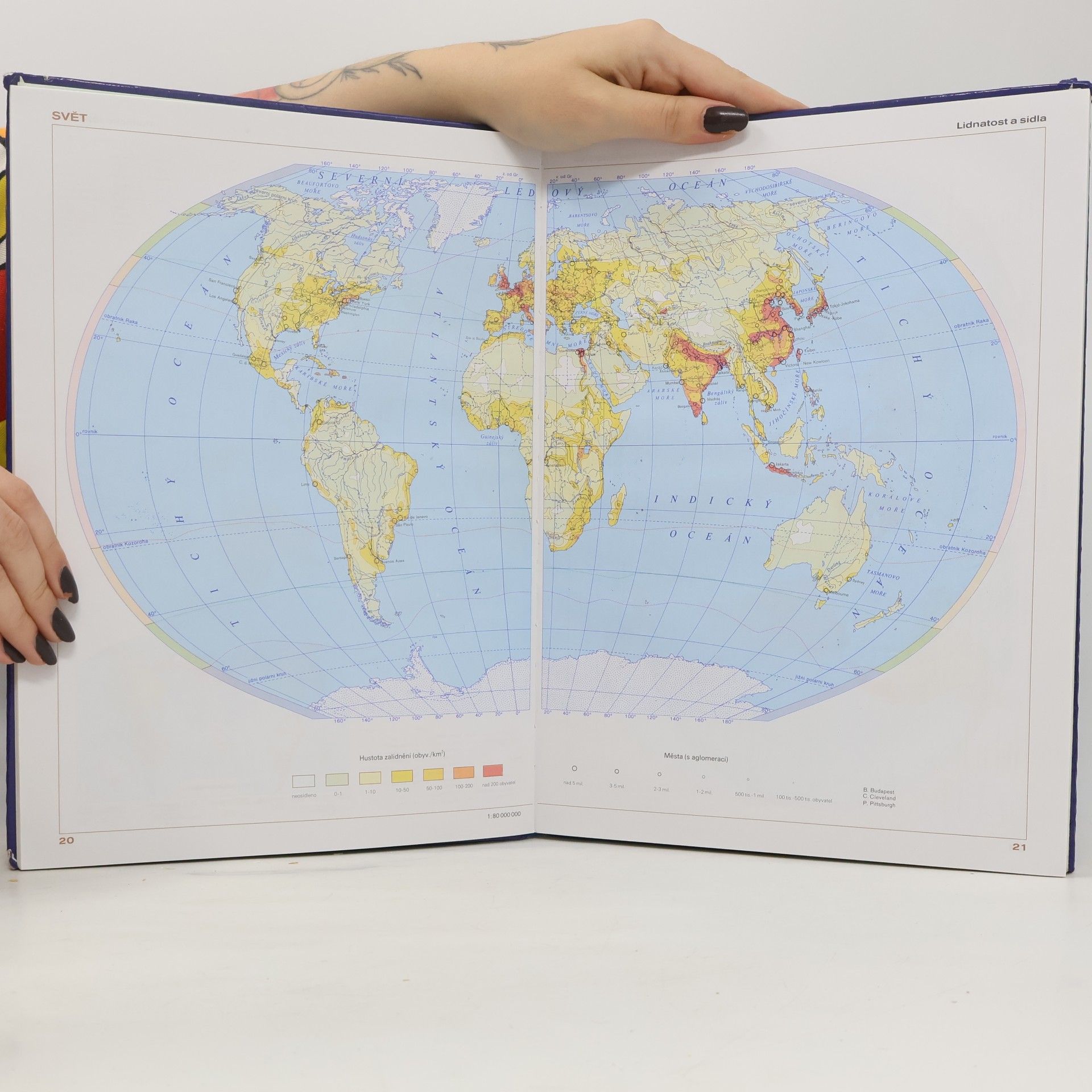 Kolektív autorov Školní atlas světa