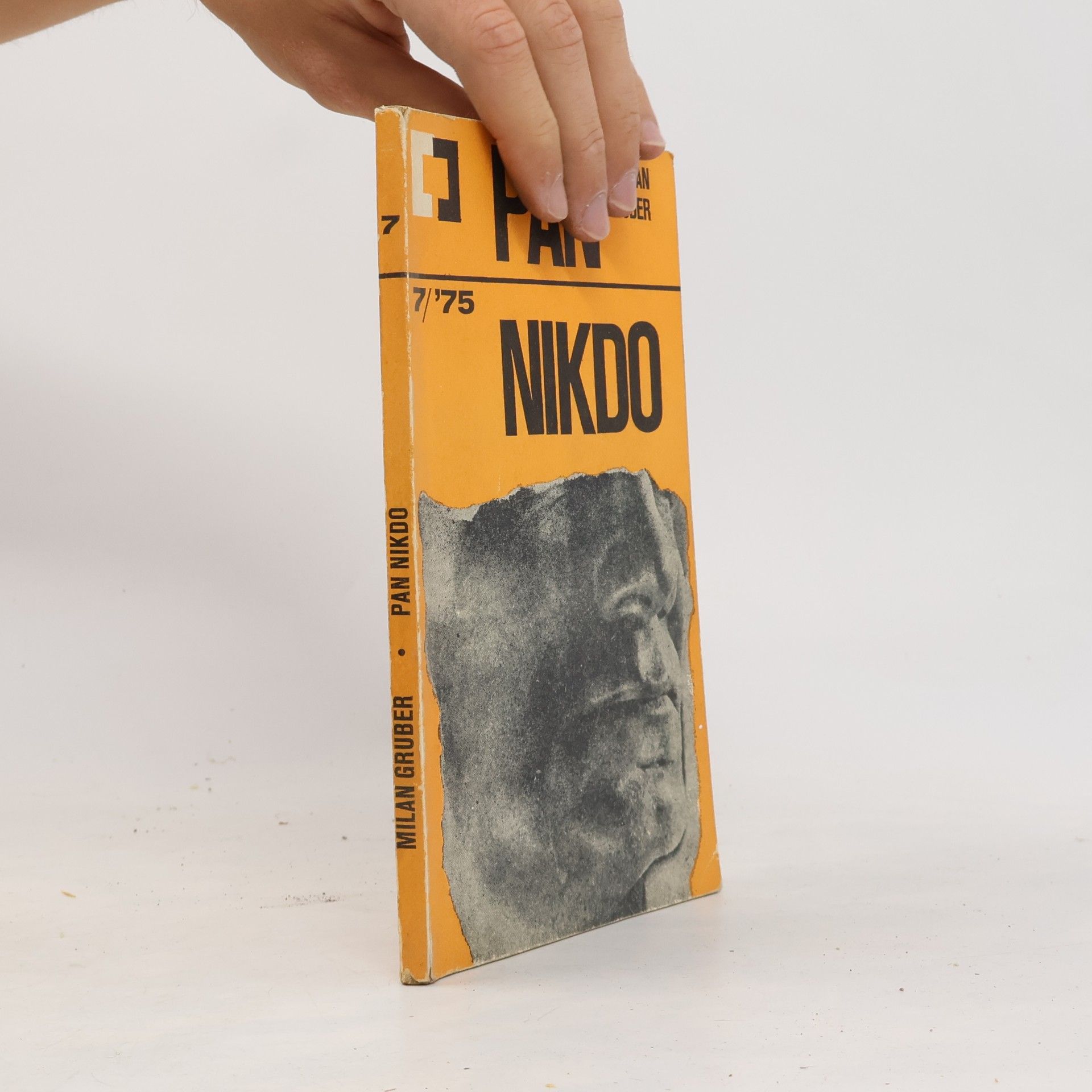 Milan Gruber Magnet 7/1975 Pan nikdo