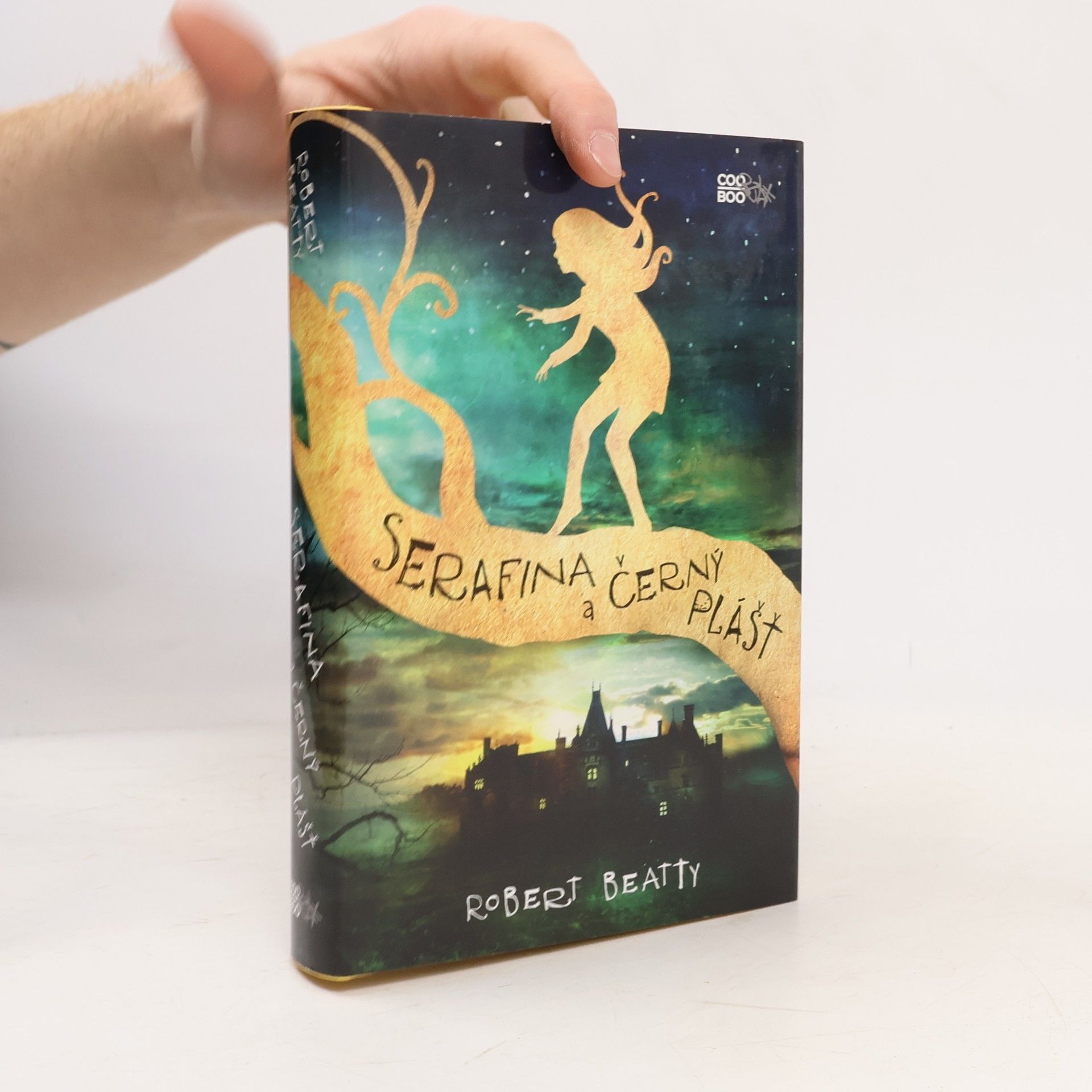 Robert Beatty Serafina a černý plášť