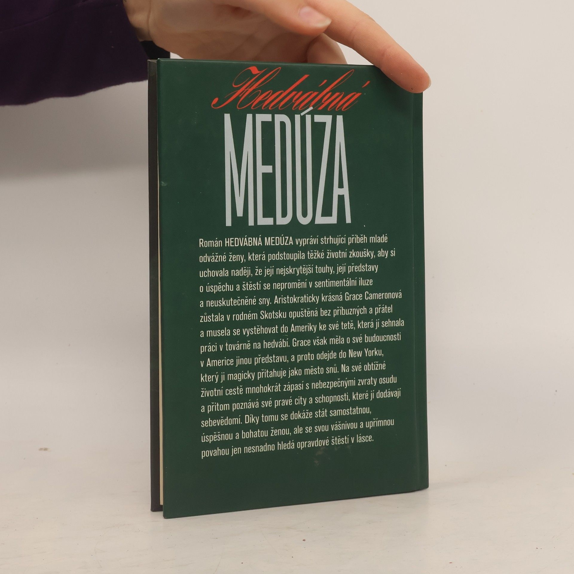 Eileen van Kirk Hedvábná medúza