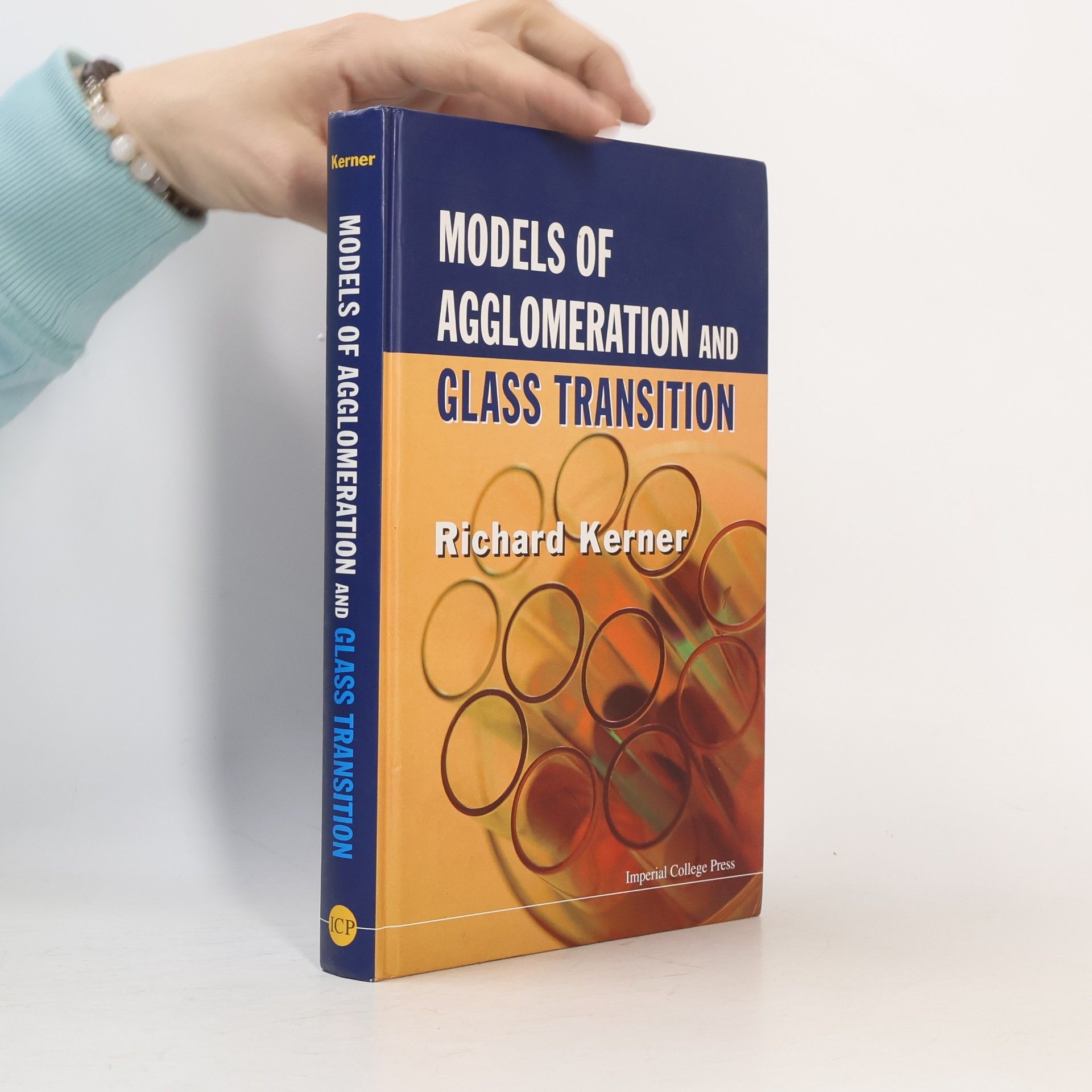Richard Kerner Models of Agglomeration and Glass Transition