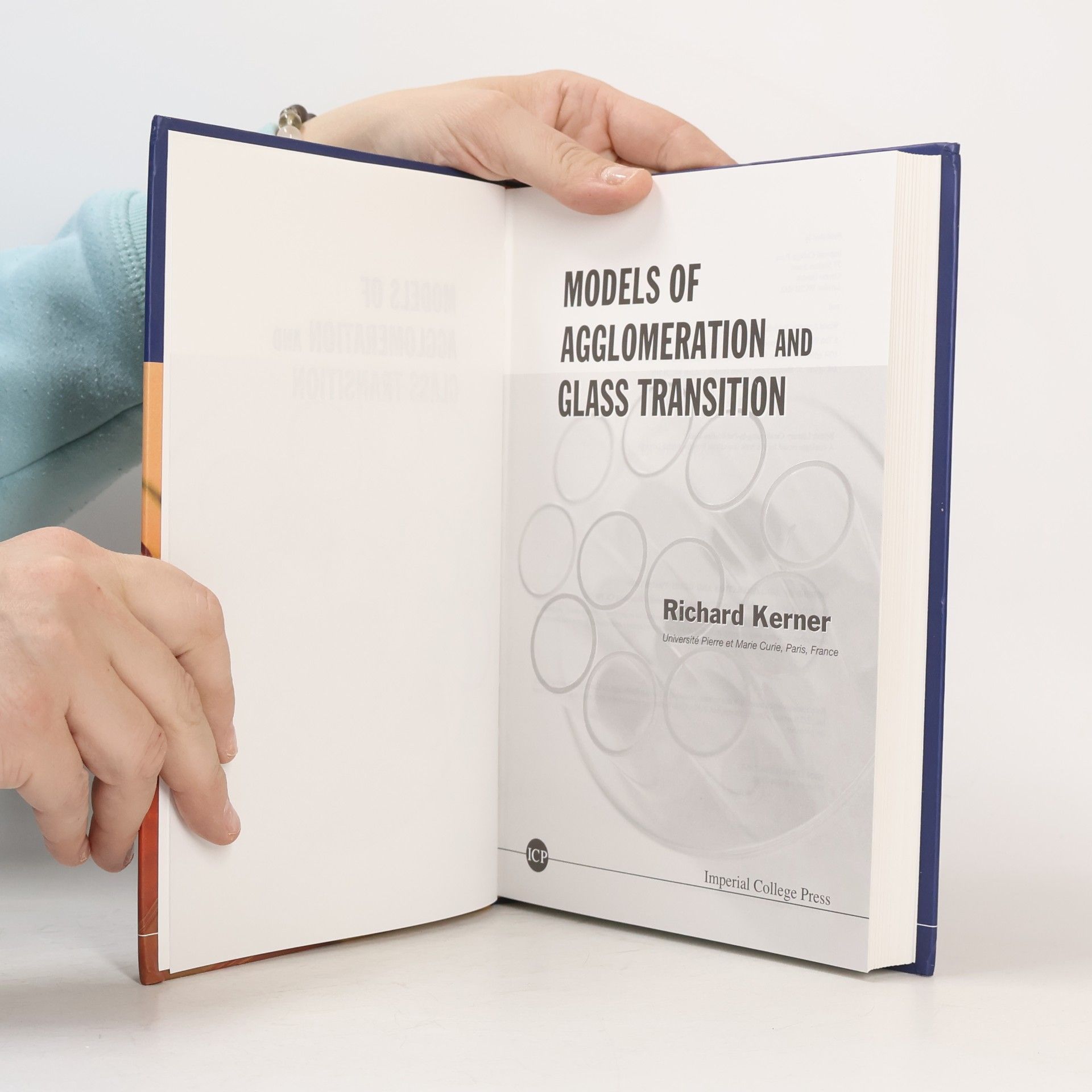 Richard Kerner Models of Agglomeration and Glass Transition