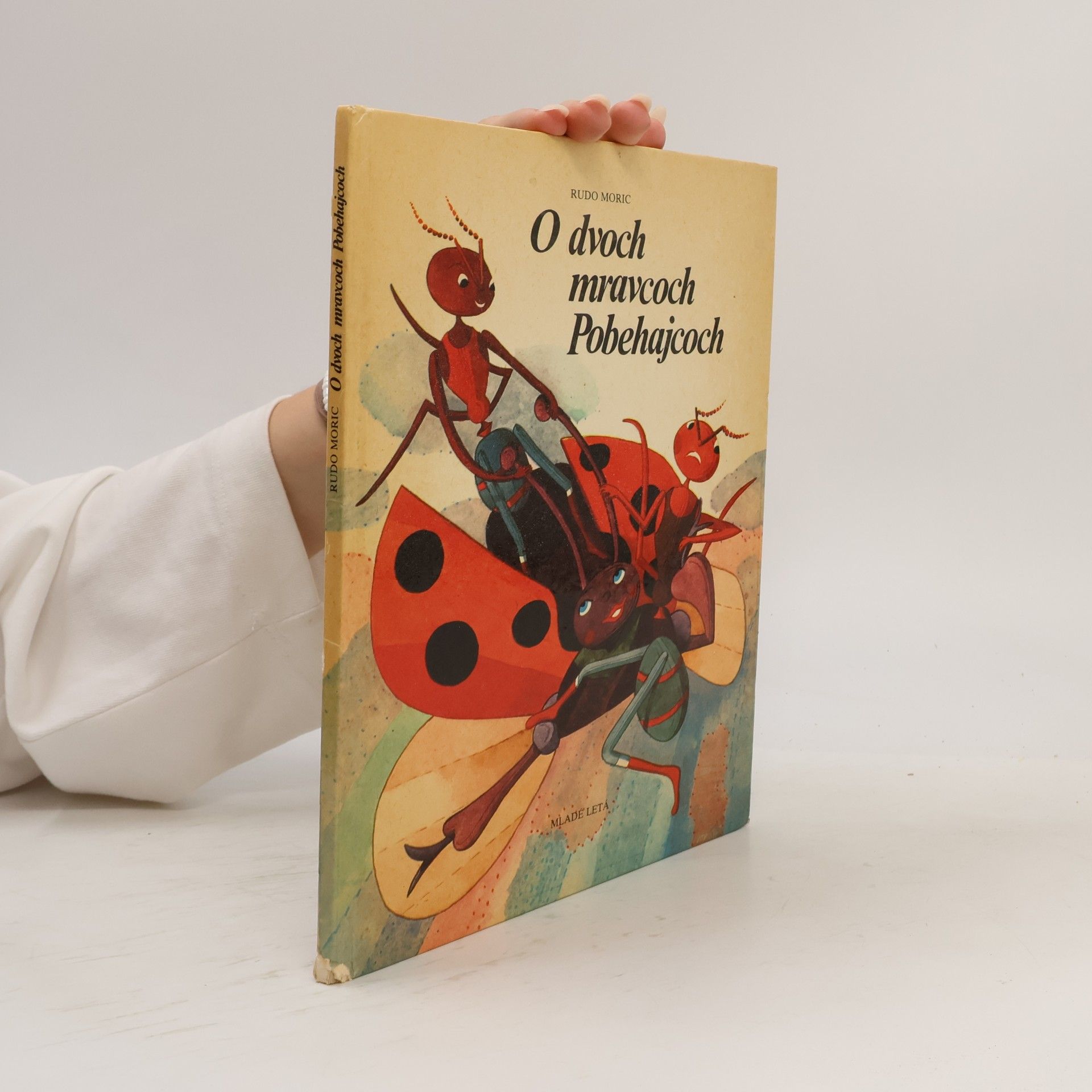 O dvoch mravcoch pobehajcoch