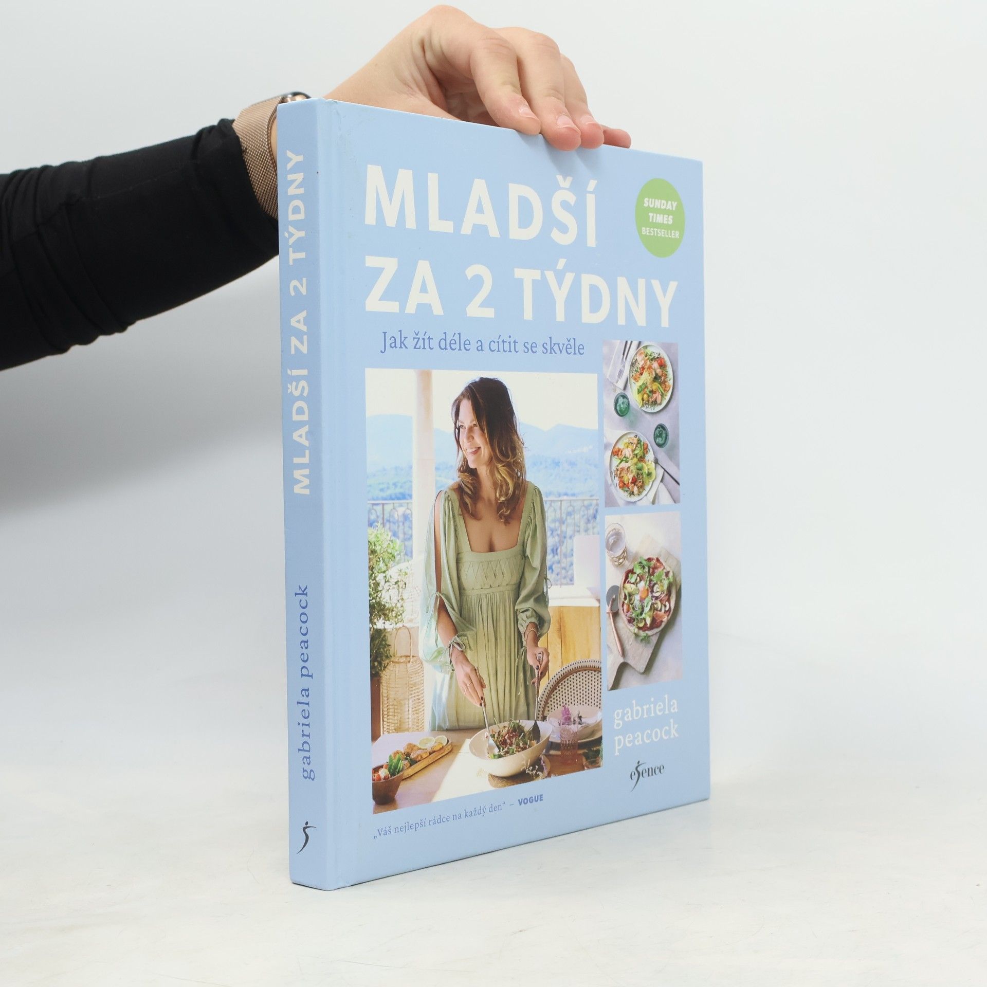 Mladší za 2 týdny