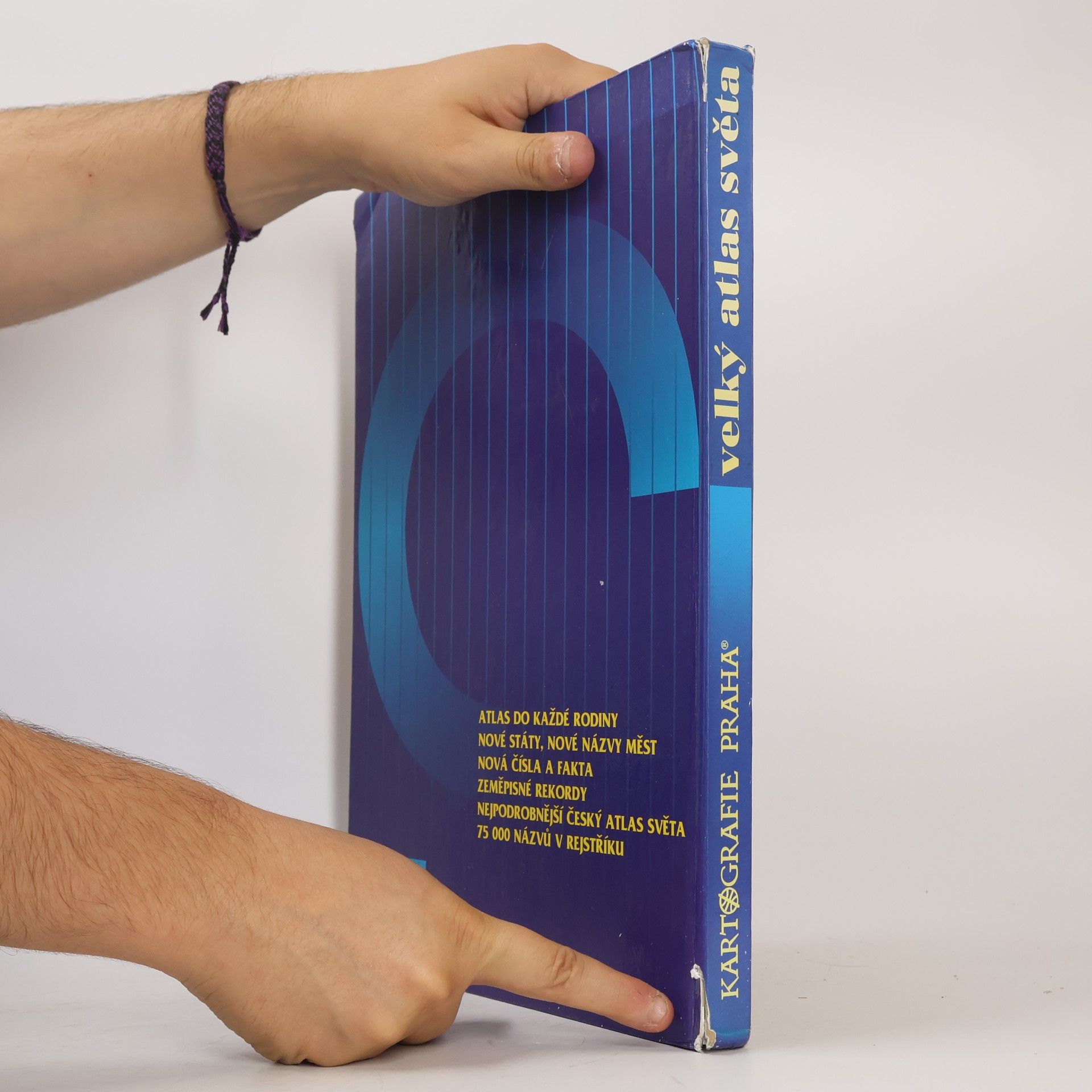 Autorenkollektiv Velký atlas světa