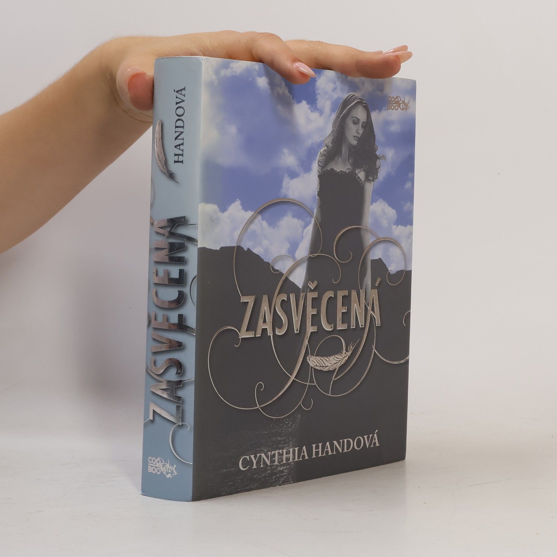 Cynthia Hand Zasvěcená. Druhý díl