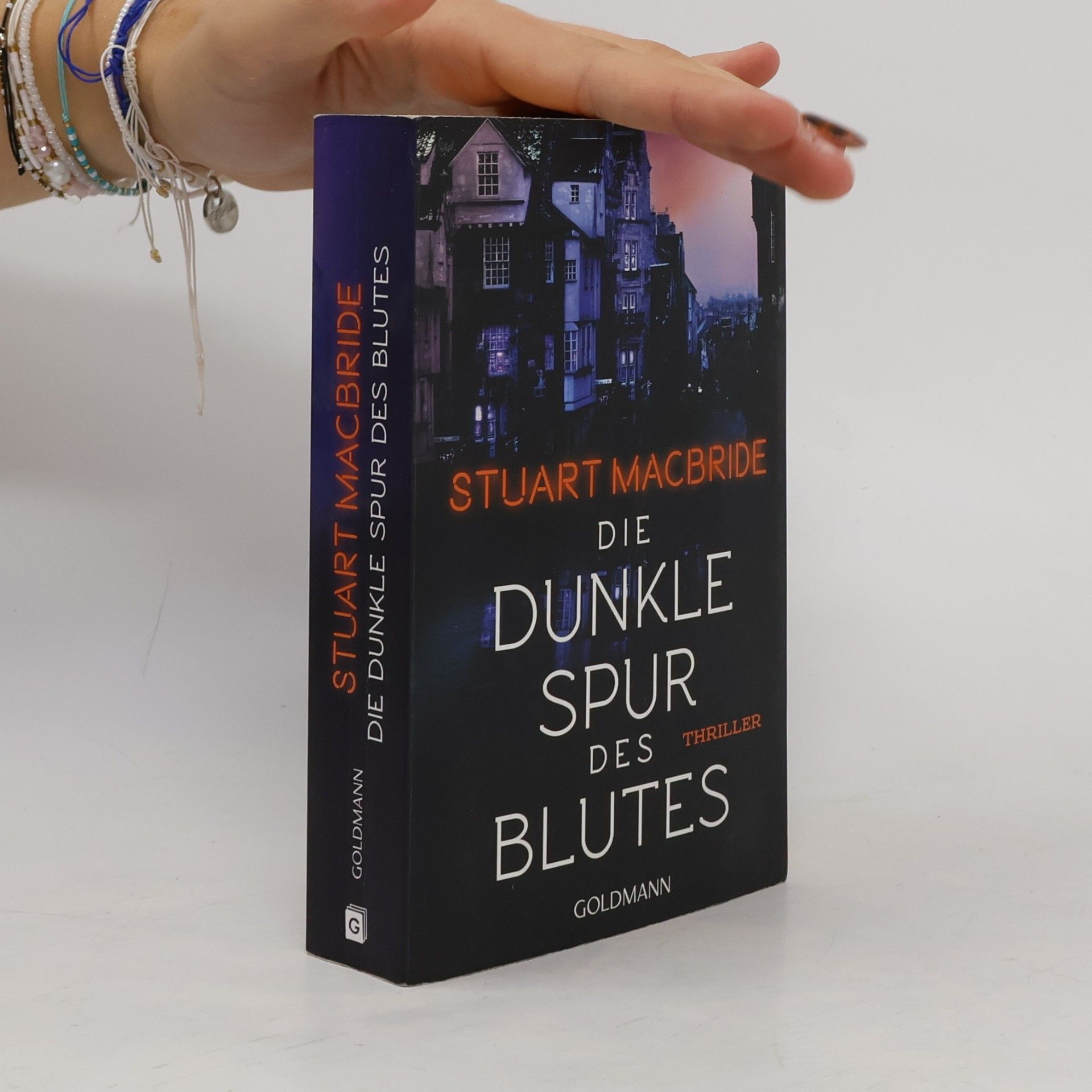 Die dunkle Spur des Blutes