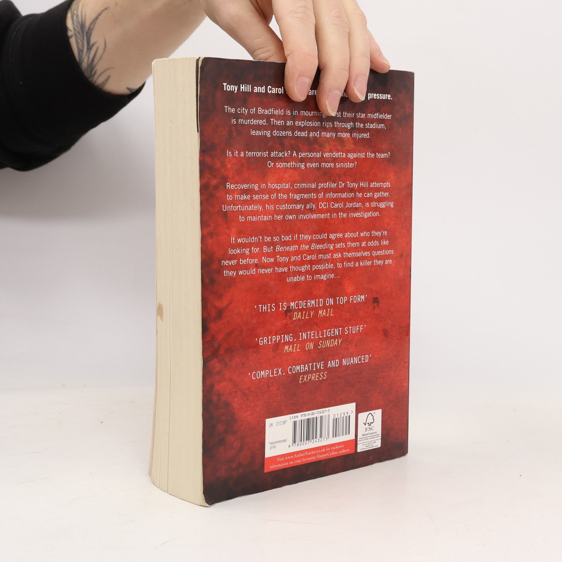 Val McDermid Beneath the Bleeding