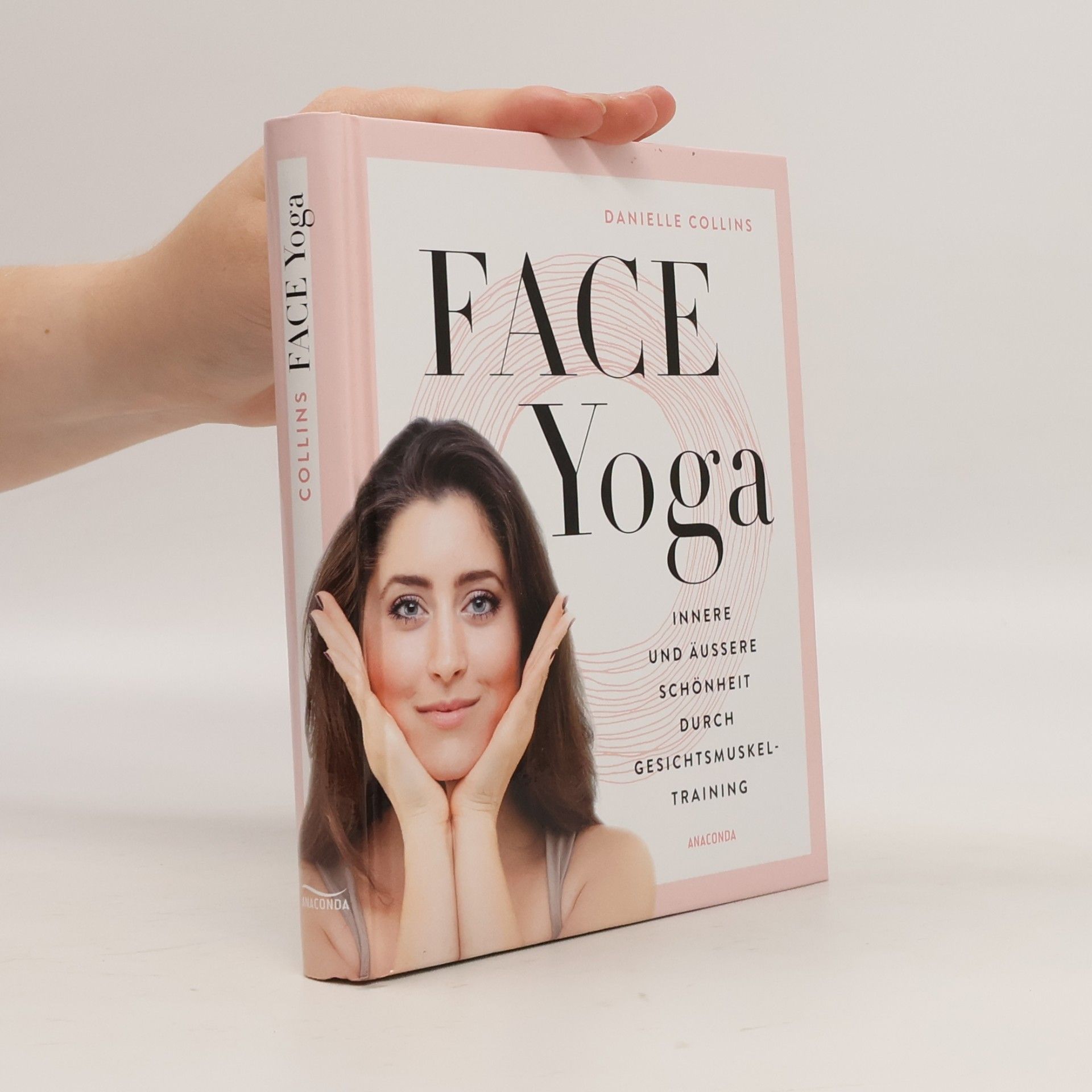 Danielle Collins Face Yoga