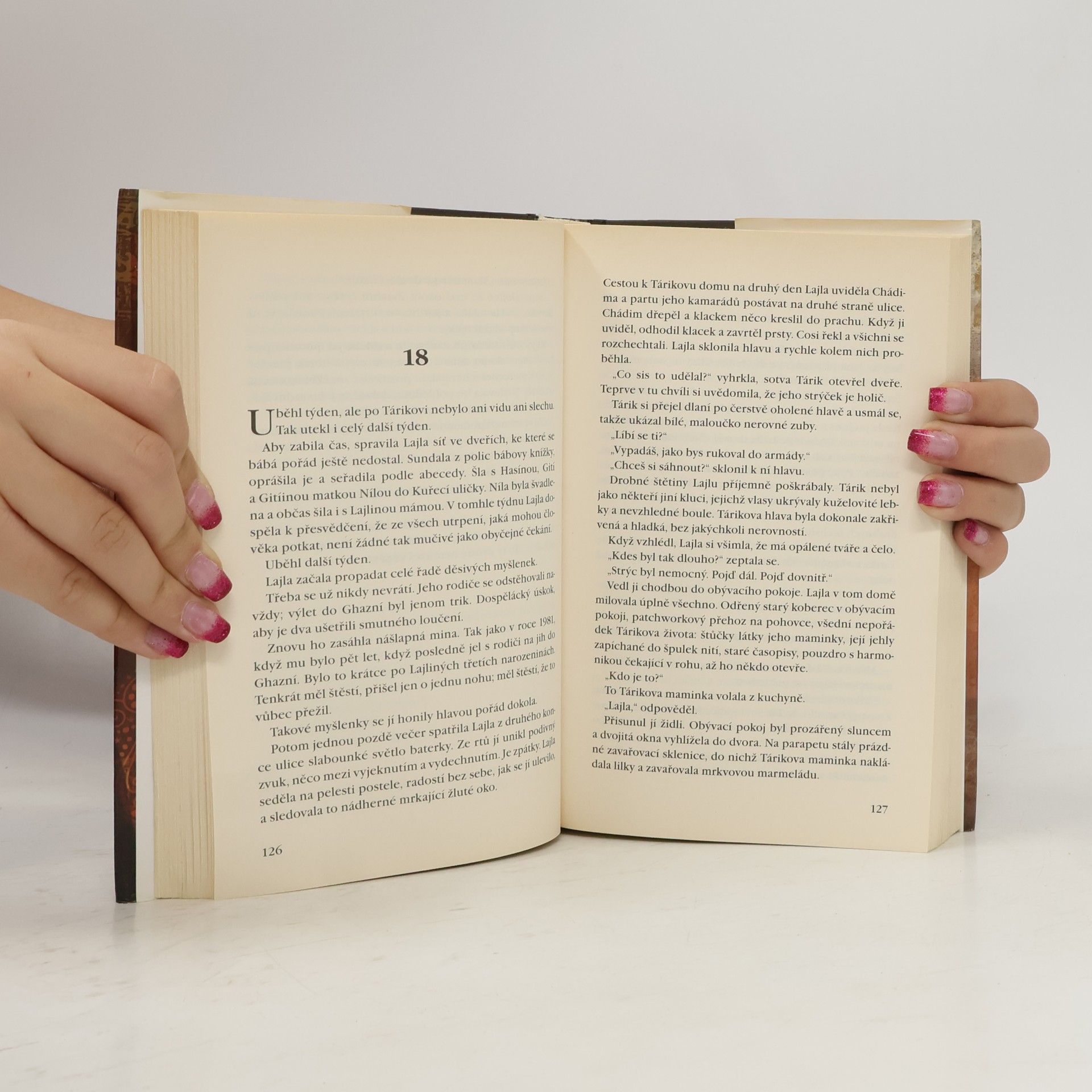 Khaled Hosseini Tisíce planoucích sluncí