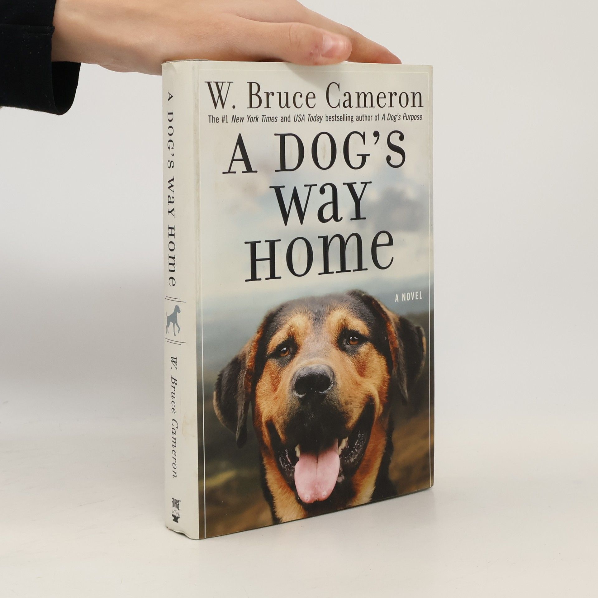 W. Bruce Cameron DOGS WAY HOME