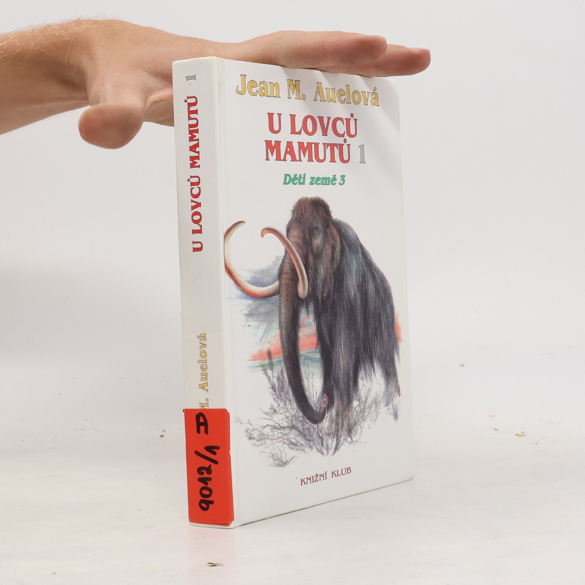U lovců mamutů 1 : Děti země. 3