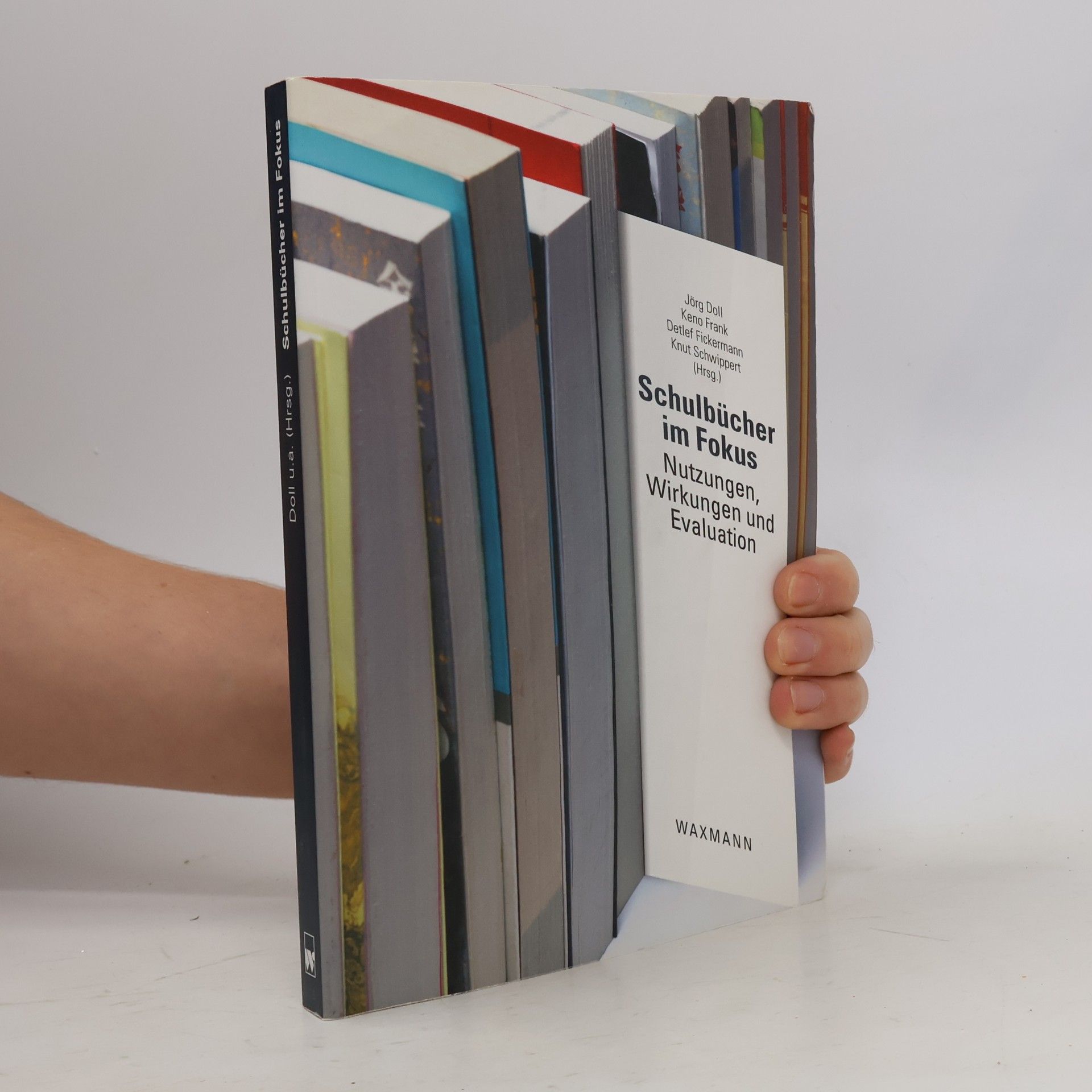 Dolly Jørgensen Schulbücher im Fokus