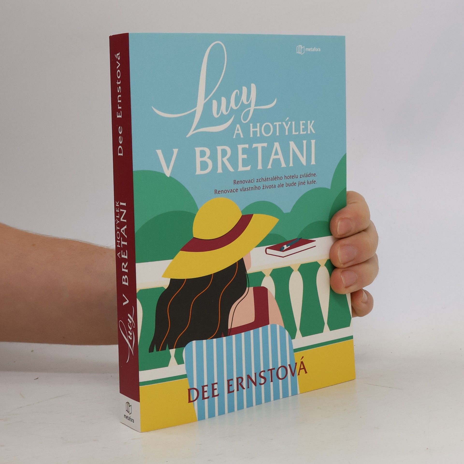 Dee Ernst Lucy a hotýlek v Bretani