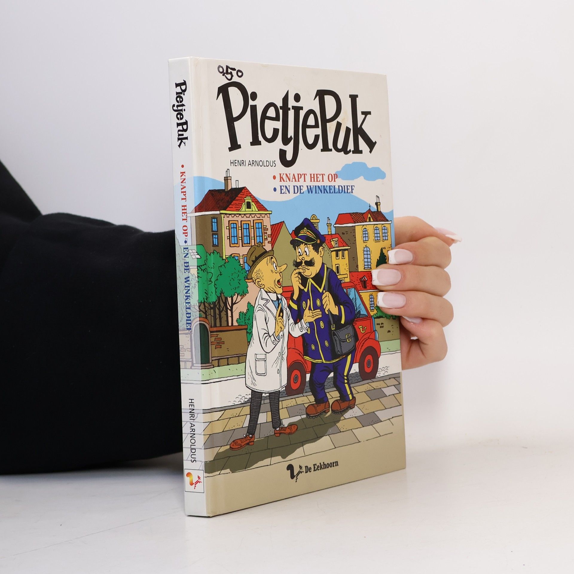 Johannes Hendrikus Willem Arnoldus Pietje Puk knapt het op. Pietje Puk en de winkeldief