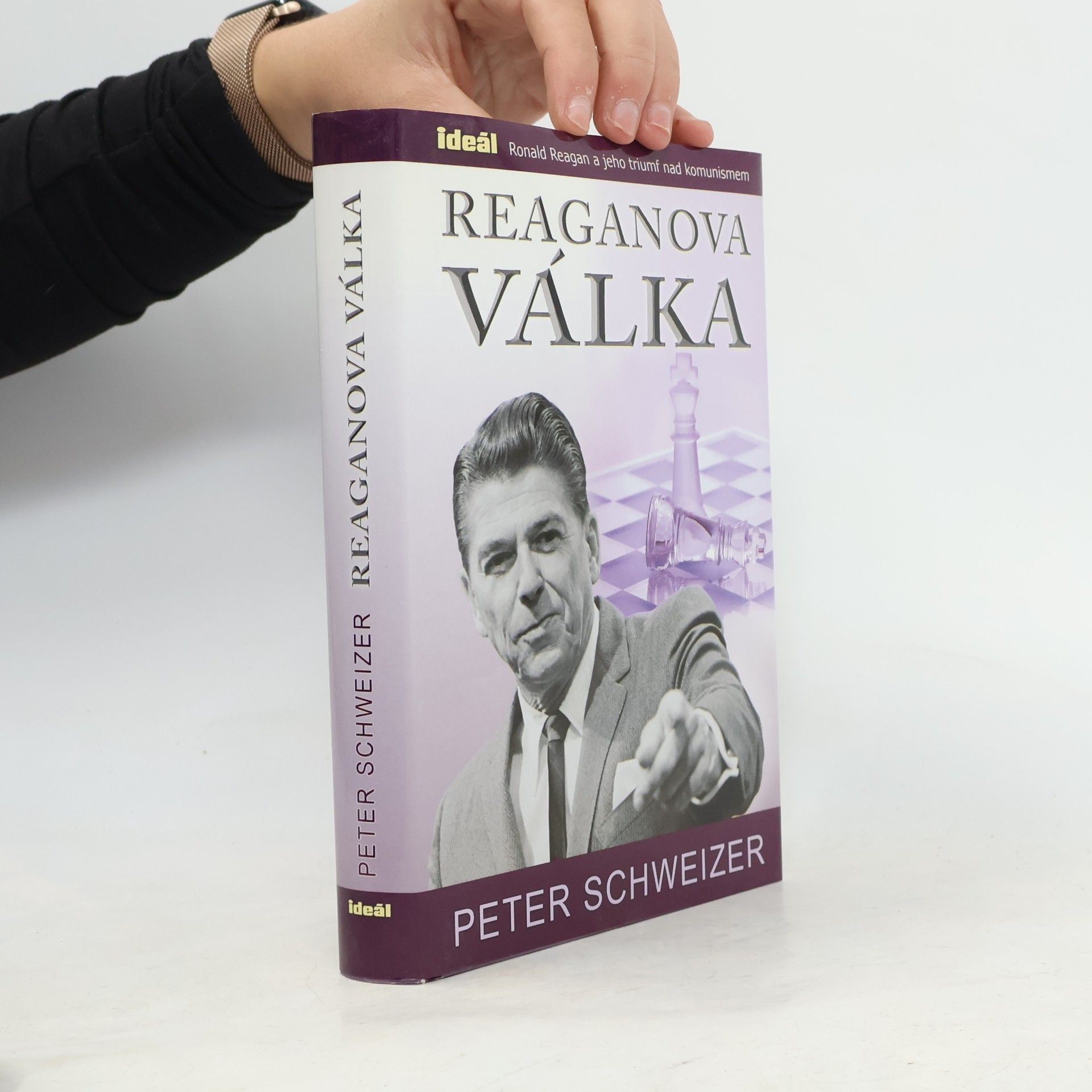 Peter Schweizer Reaganova válka