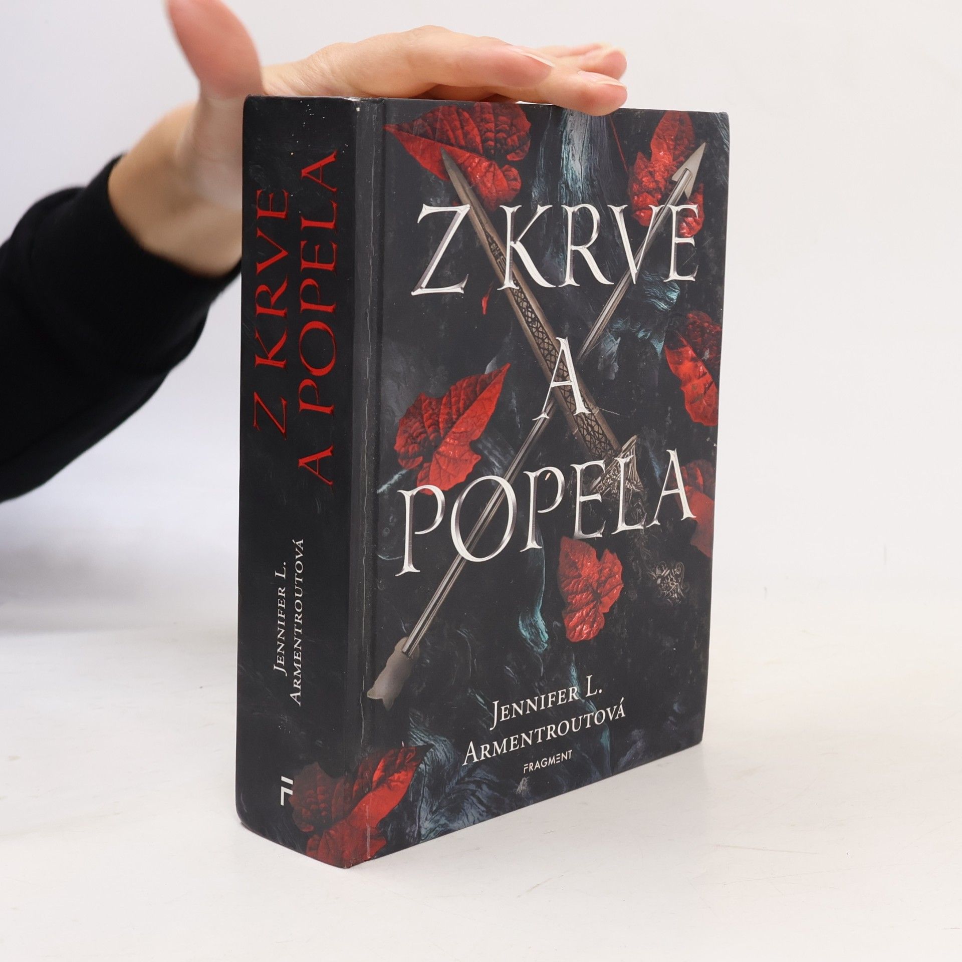 Jennifer L. Armentrout Z krve a popela