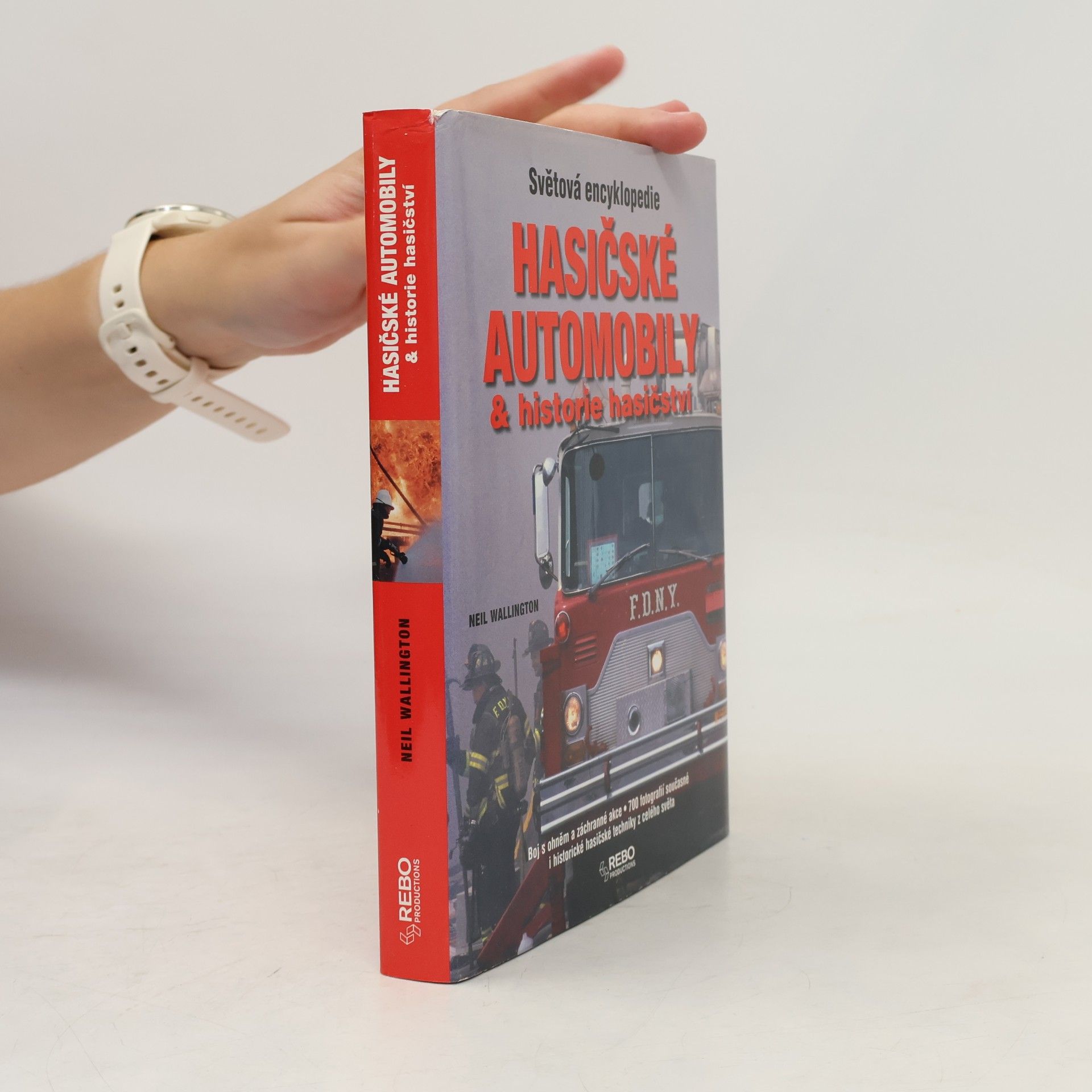 Neil Wallington Hasičské automobily a historie hasičství