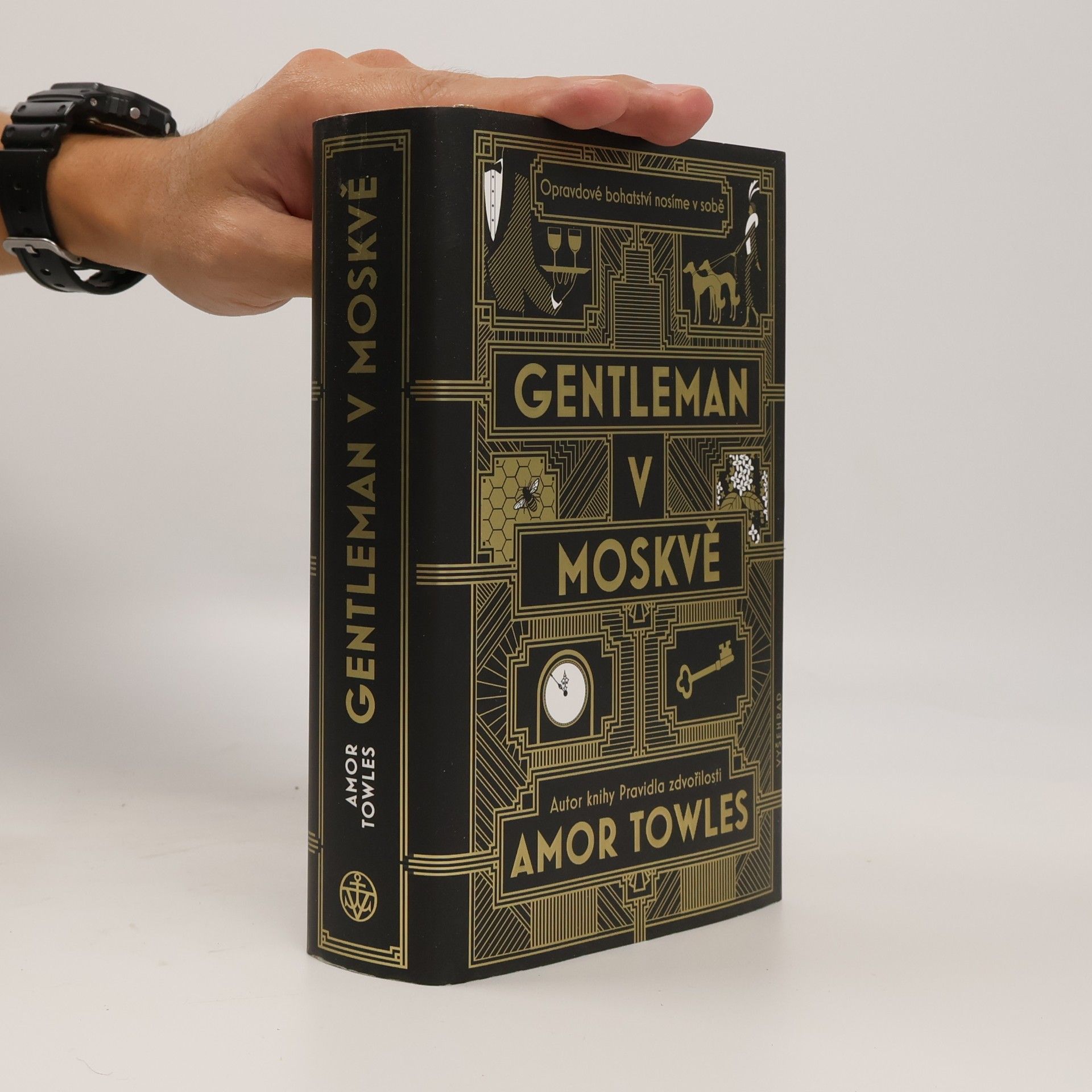 Amor Towles Gentleman v Moskvě