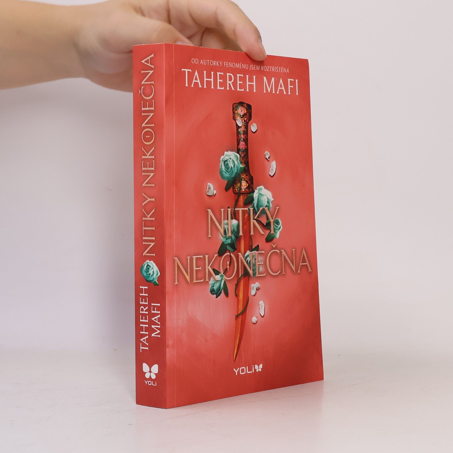 Tahereh Mafi Nitky nekonečna