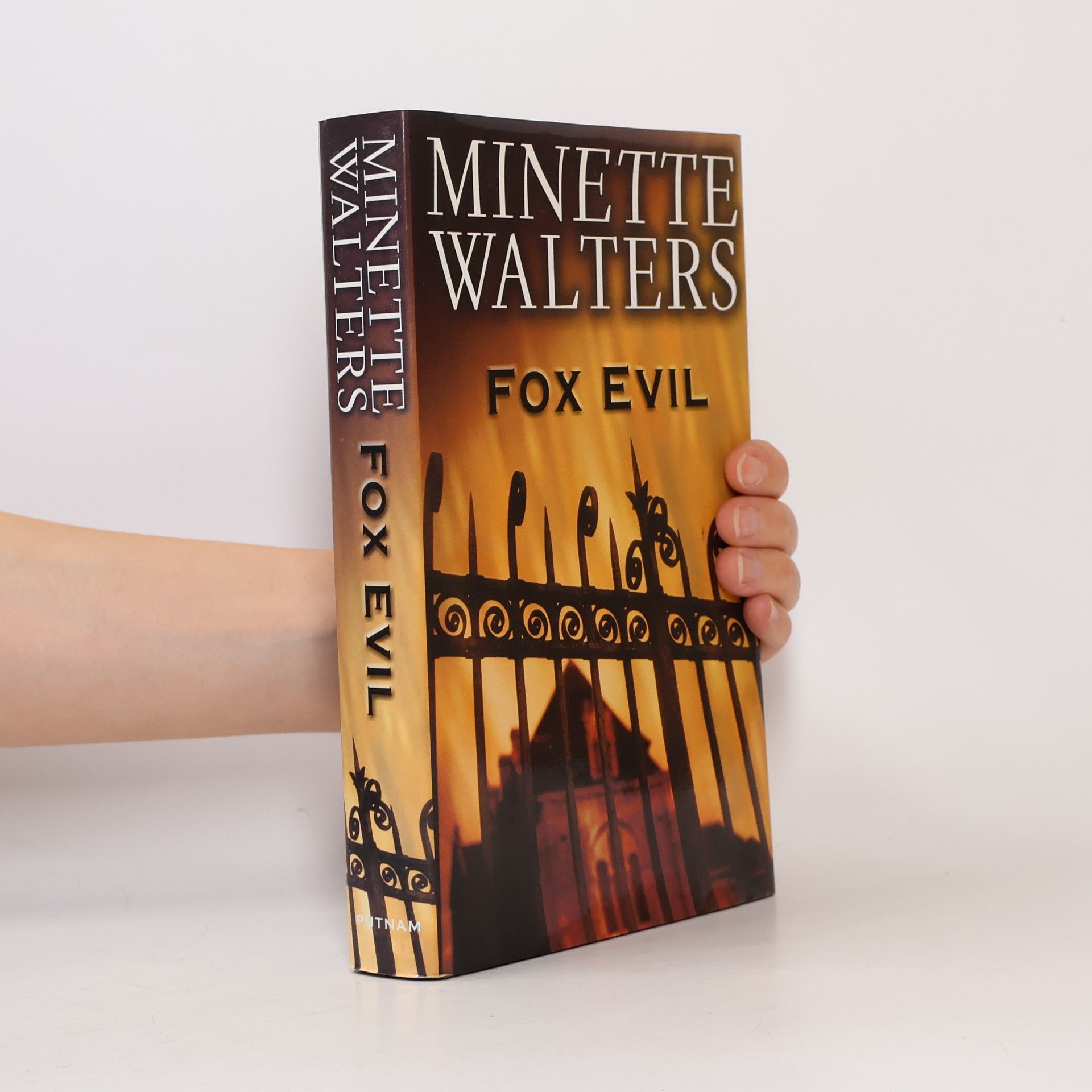 Minette Walters Fox Evil