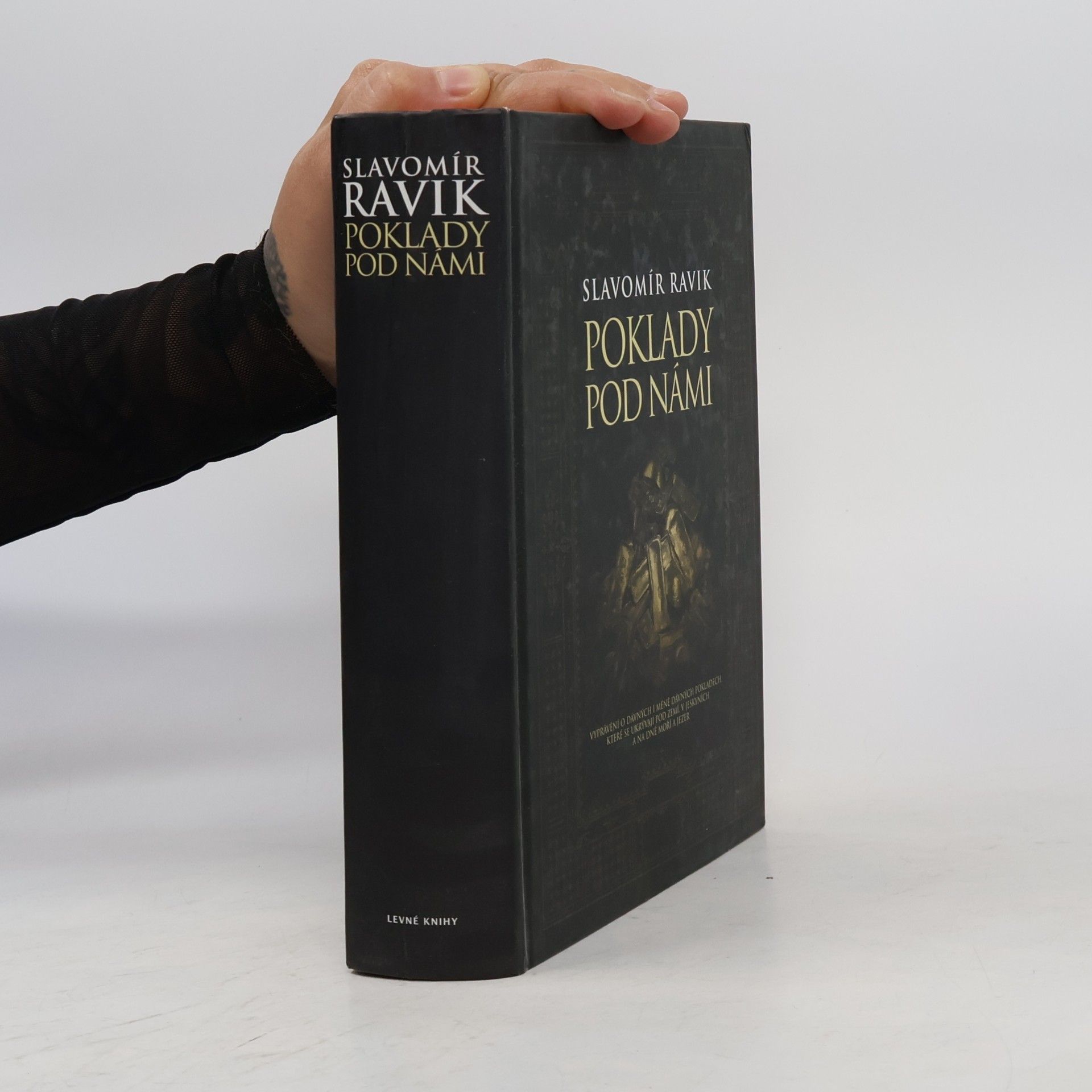 Slavomír Ravik Poklady pod námi