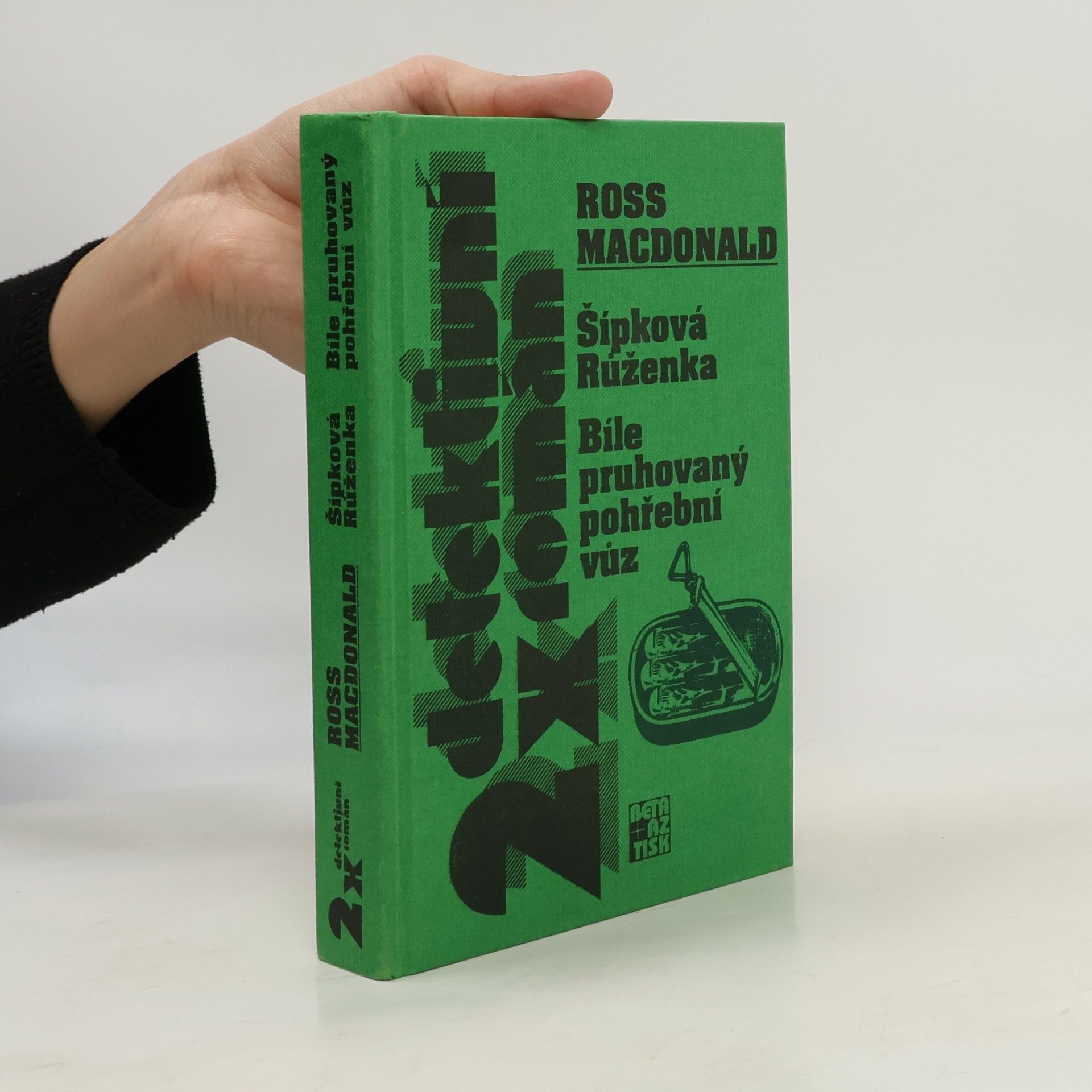 Ross Macdonald Šípková Růženka. Bíle pruhovaný pohřební vůz