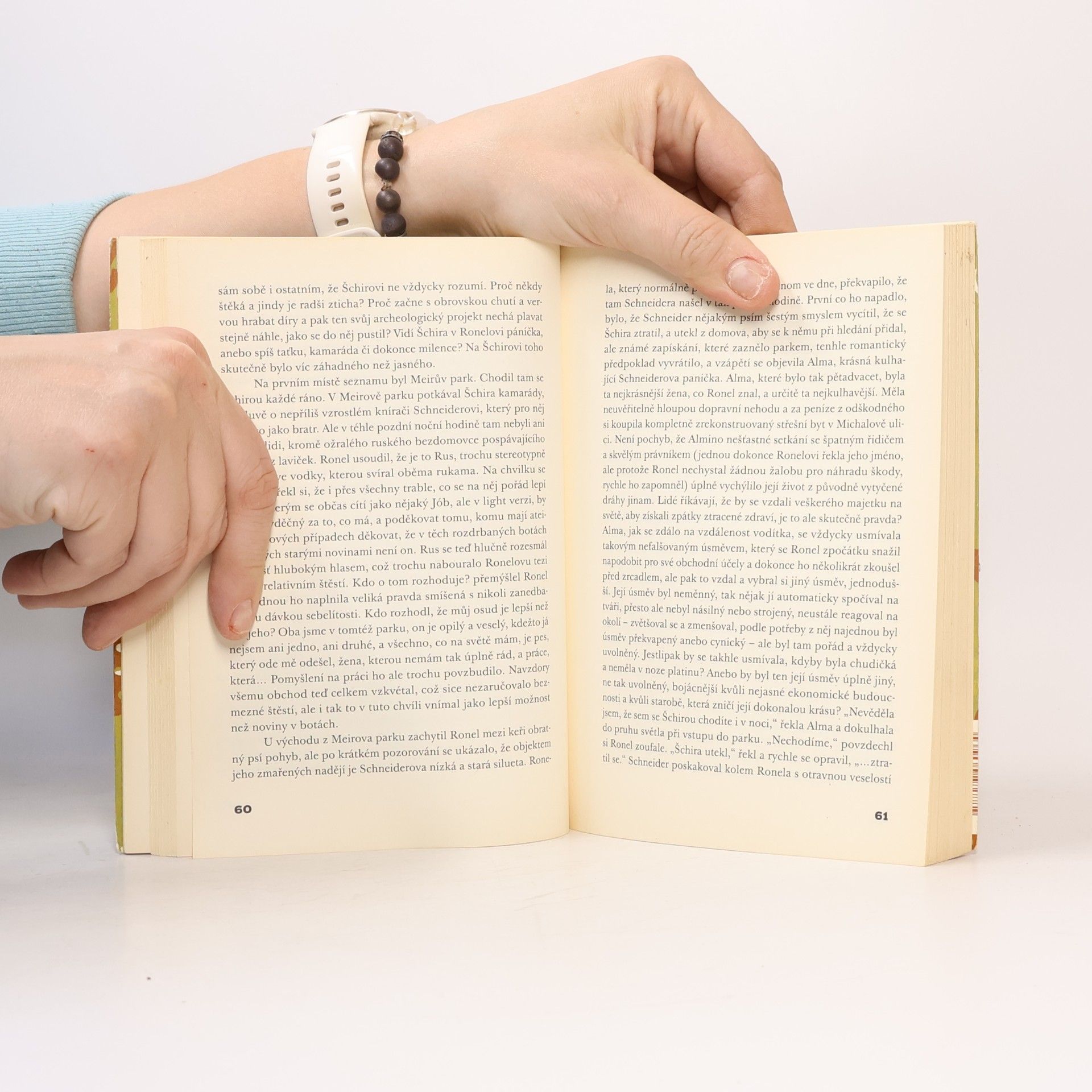 Etgar Keret Najednou někdo klepe na dveře