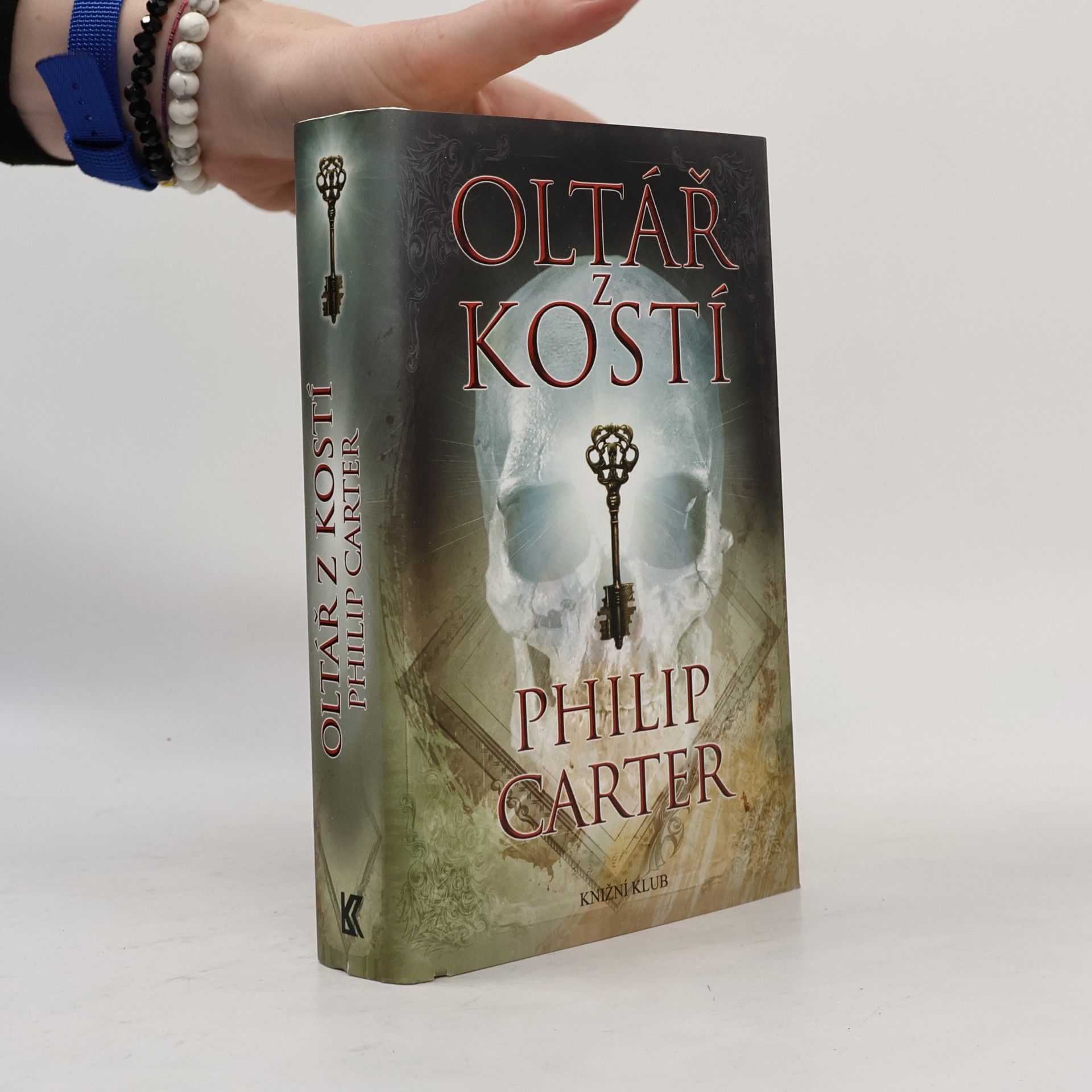 Philip Carter Oltář z kostí