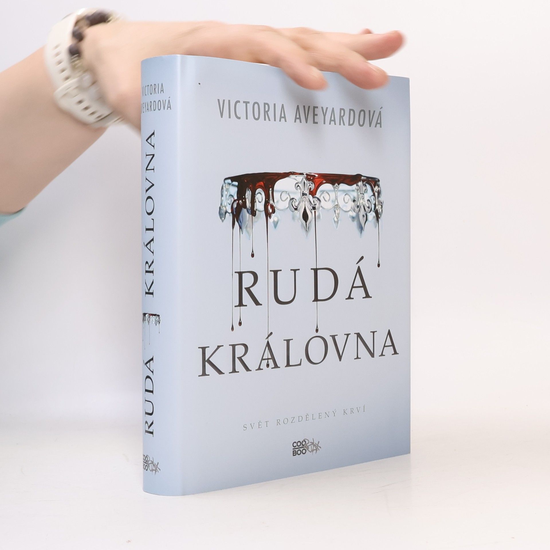 Victoria Aveyard Rudá královna. 1. díl