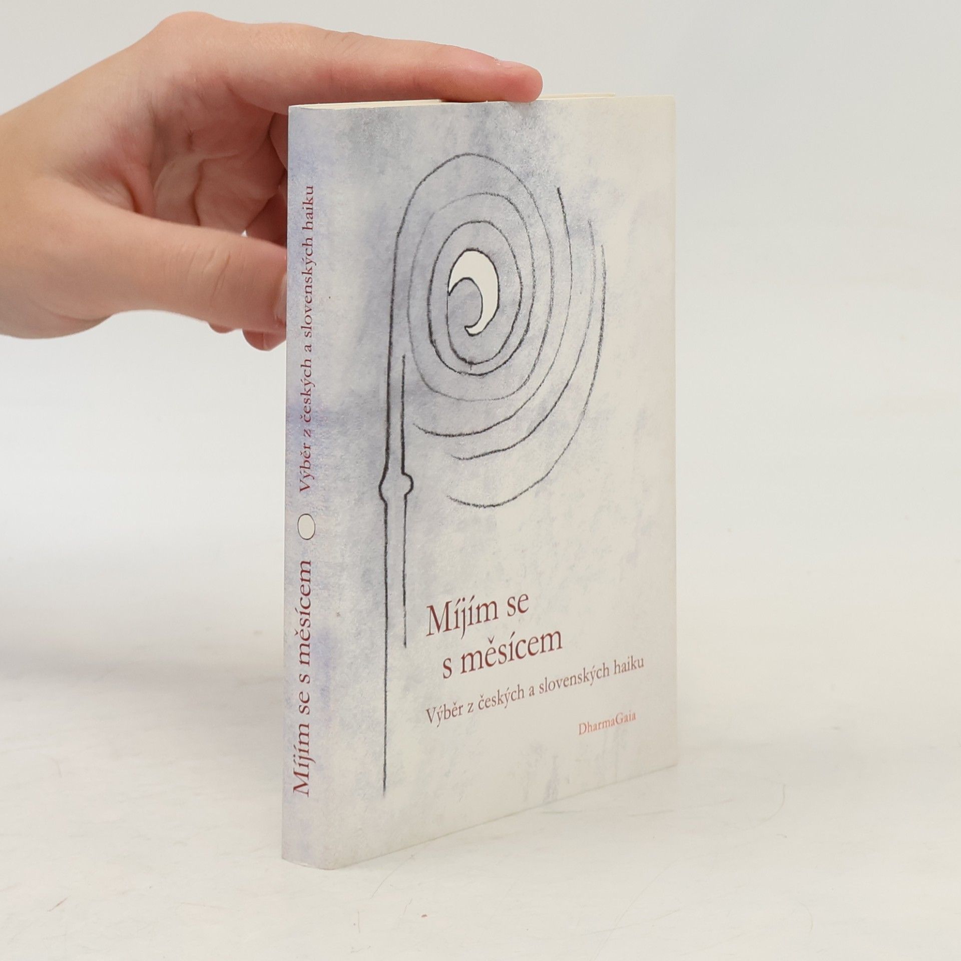 Various authors Míjím se s měsícem
