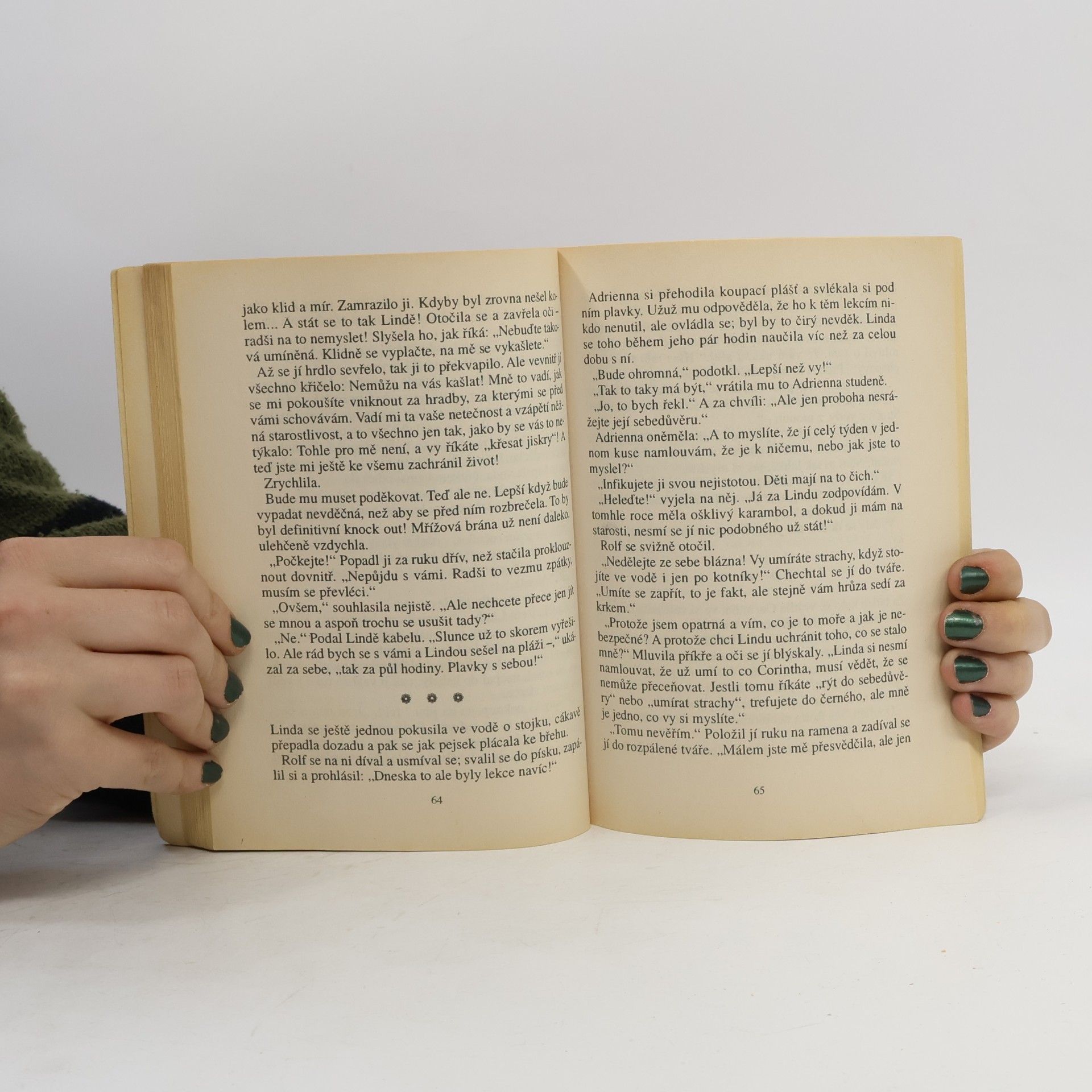 Margery Hilton Žhavé noci - 19: Mezi nebem a mořem