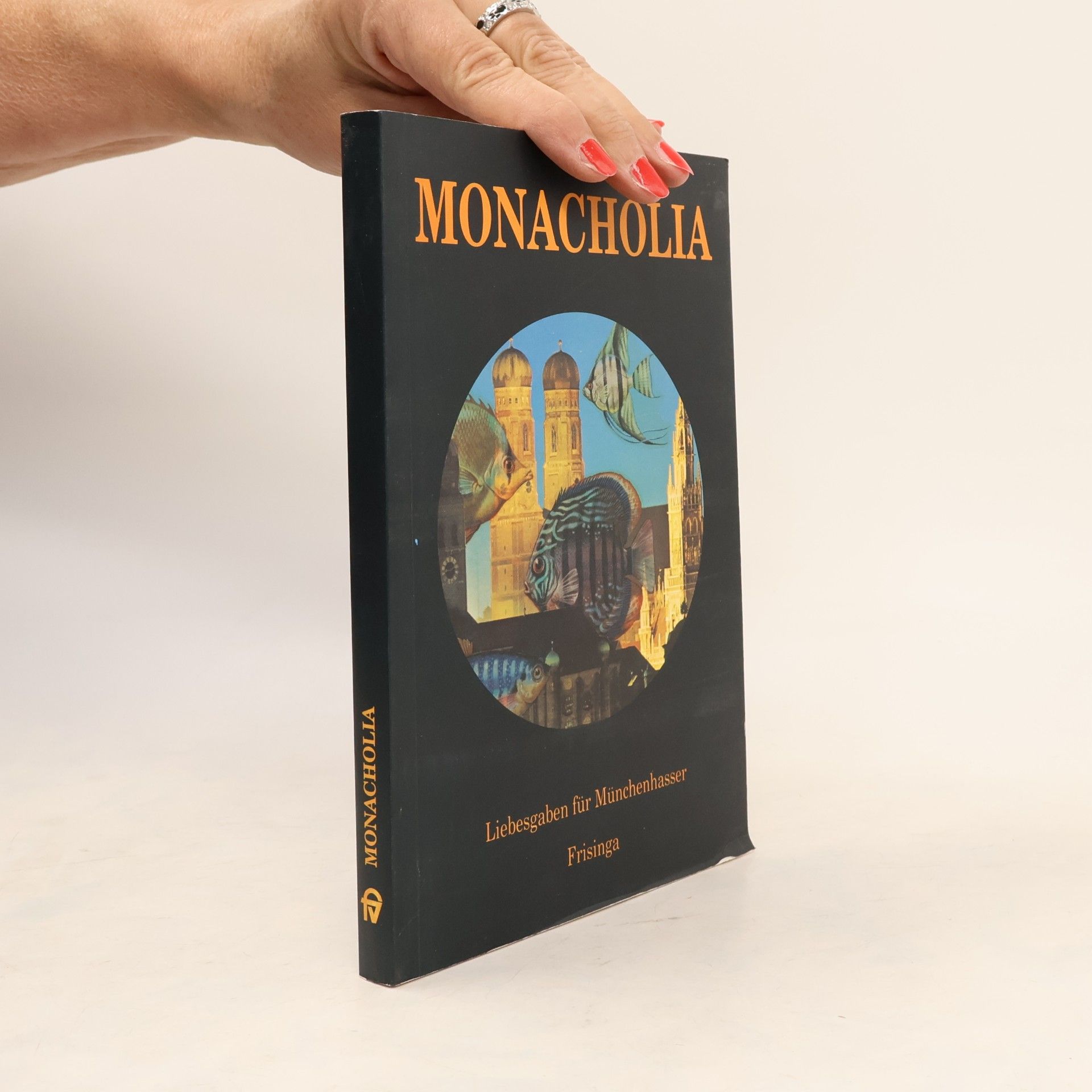 kolektiv Monacholia