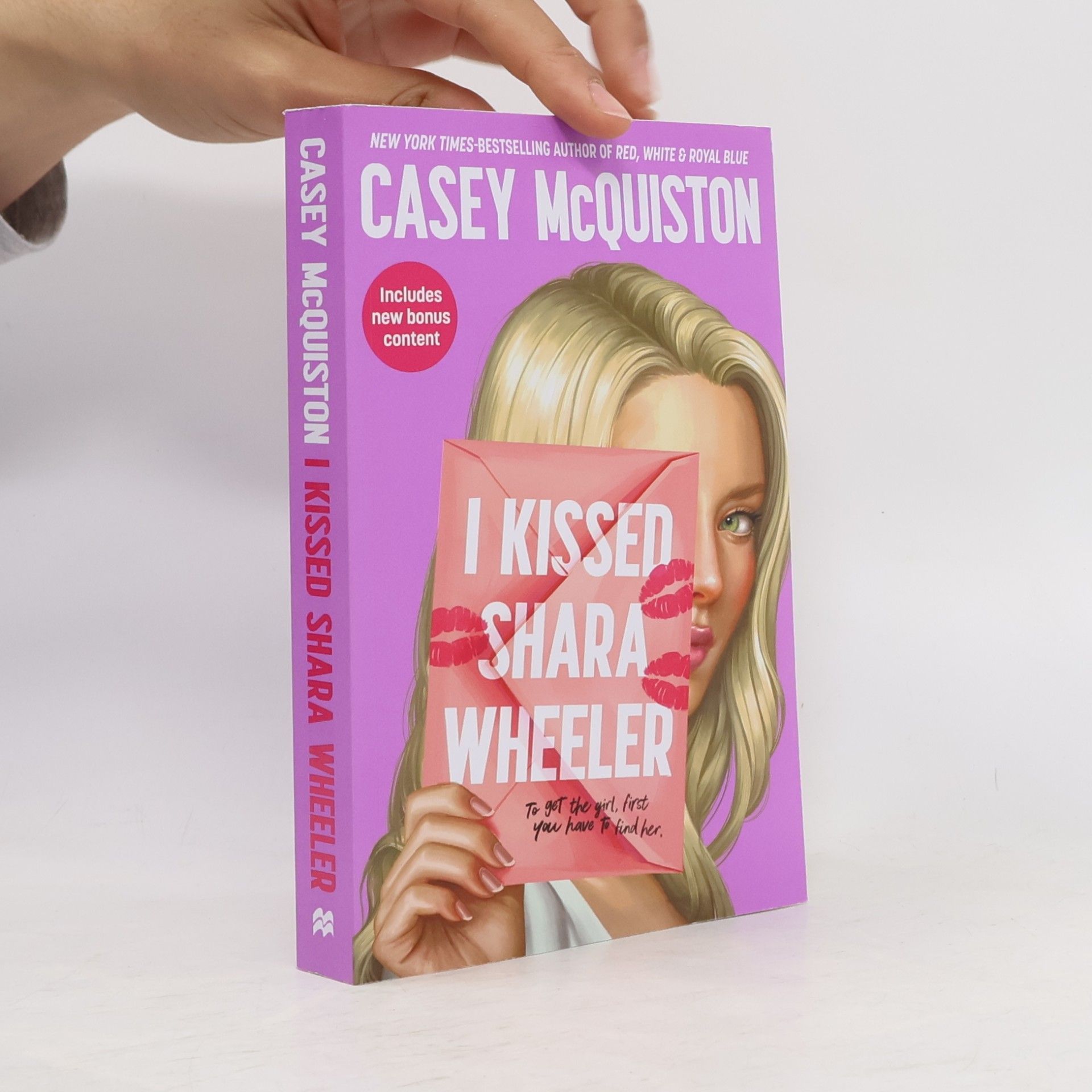 Casey McQuiston I kissed Shara Wheeler
