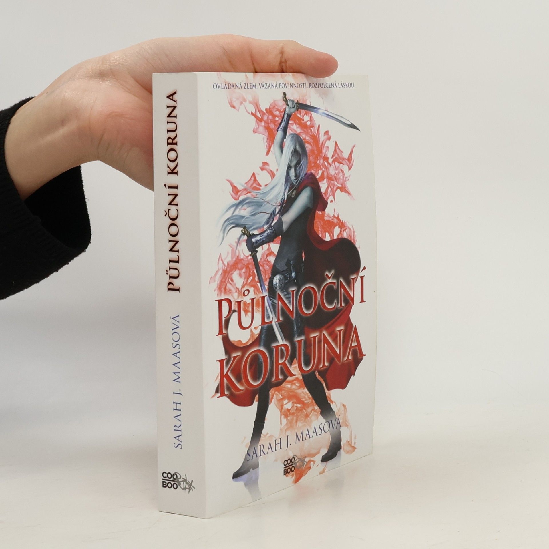 Sarah J. Maas Půlnoční koruna